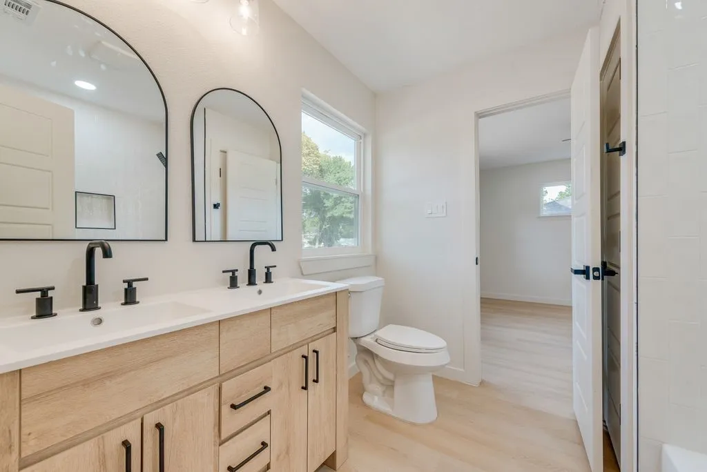 Single Family Residence For Sale in Dallas County , 804 Brook Valley Lane, Dallas, Texas 75232, 4 Bedroom, 4 Bathroom, 2 Garage spaces, 2,646 Sqft, built in 1958, mls#21395167, Real Estate Agent in Dallas, Homes For Sale in Dallas county, Homes For Sale in Dallas, Realtor in Dallas Texas, Real Estate Brokerage Independent Realty Texas, Luminita Cordes Realtor