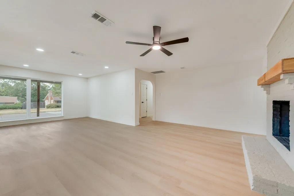 Single Family Residence For Sale in Dallas County , 804 Brook Valley Lane, Dallas, Texas 75232, 4 Bedroom, 4 Bathroom, 2 Garage spaces, 2,646 Sqft, built in 1958, mls#21395167, Real Estate Agent in Dallas, Homes For Sale in Dallas county, Homes For Sale in Dallas, Realtor in Dallas Texas, Real Estate Brokerage Independent Realty Texas, Luminita Cordes Realtor