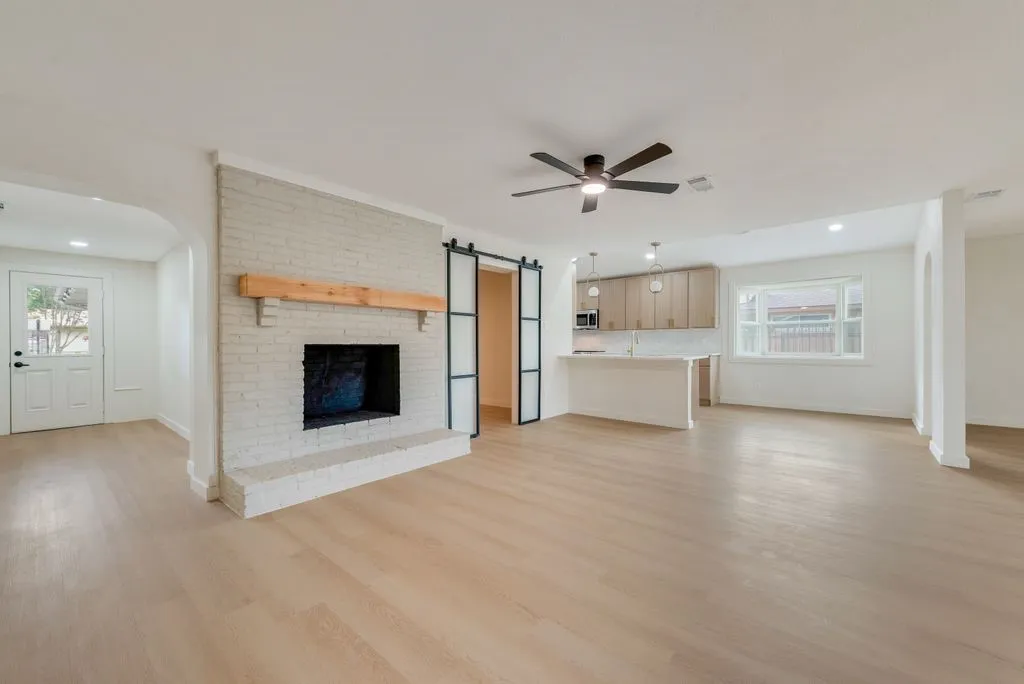 Single Family Residence For Sale in Dallas County , 804 Brook Valley Lane, Dallas, Texas 75232, 4 Bedroom, 4 Bathroom, 2 Garage spaces, 2,646 Sqft, built in 1958, mls#21395167, Real Estate Agent in Dallas, Homes For Sale in Dallas county, Homes For Sale in Dallas, Realtor in Dallas Texas, Real Estate Brokerage Independent Realty Texas, Luminita Cordes Realtor