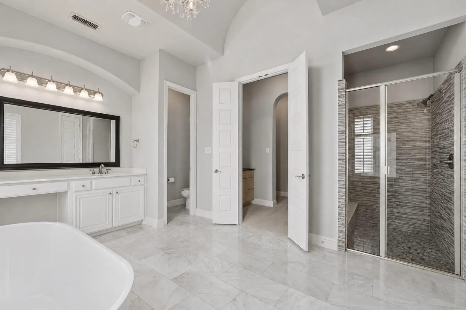 Single Family Residence For Sale in Collin County , 1318 Cypress Creek Way, Celina, Texas 75009, 5 Bedroom, 6 Bathroom, 3 Garage spaces, 4,743 Sqft, built in 2014, mls#21396225, Real Estate Agent in Celina, Homes For Sale in Collin county, Homes For Sale in Celina, Realtor in Celina Texas, Real Estate Brokerage Independent Realty Texas, Luminita Cordes Realtor