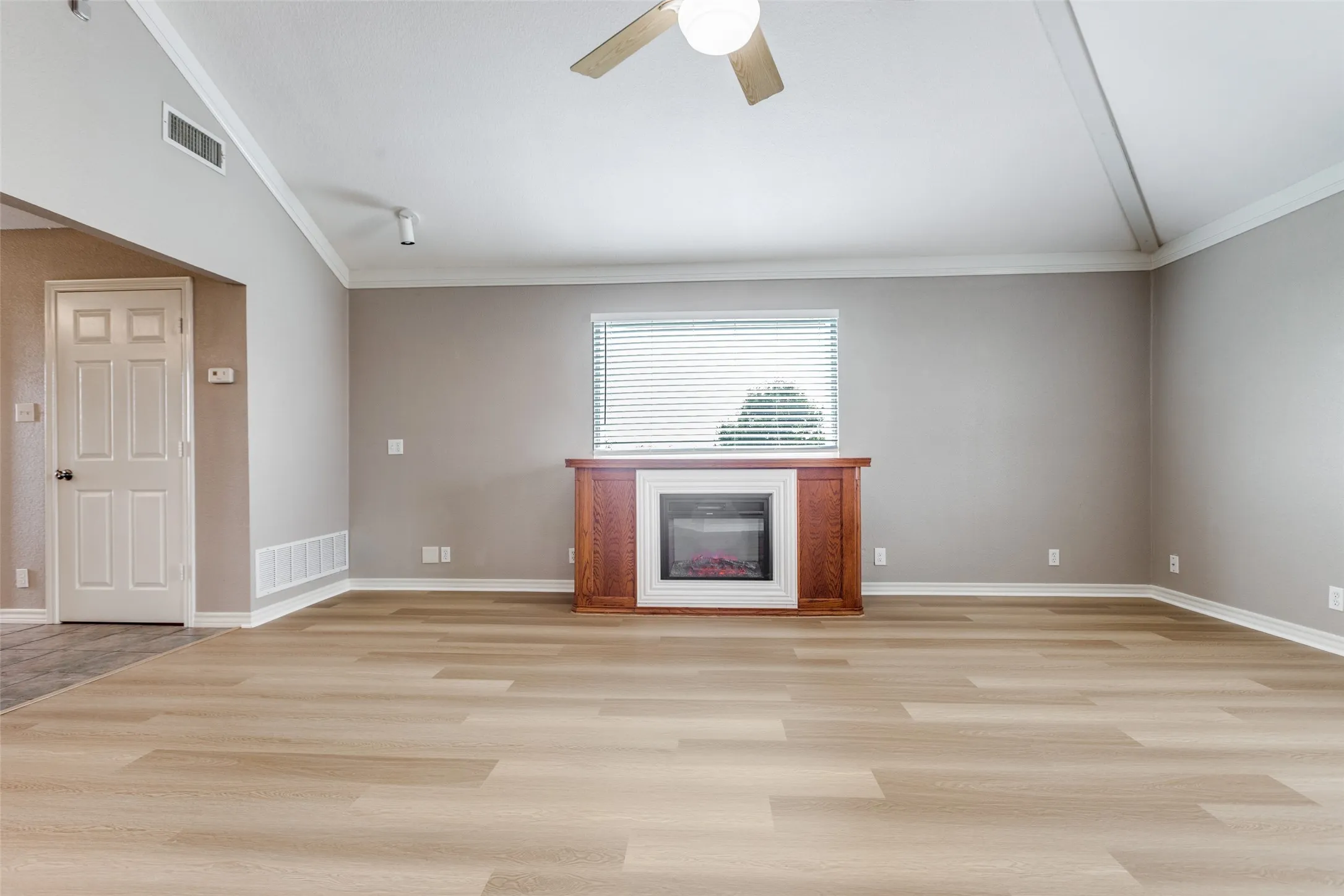 Duplex For Rent in Collin County , 5675 Four Seasons Lane, Mc Kinney, Texas 75071, 1 Bedroom, 1 Bathroom, Garage spaces, 980 Sqft, built in 2001, mls#21395958, Real Estate Agent in Mc Kinney, Homes For Rent in Collin county, Homes For Rent in Mc Kinney, Realtor in Mc Kinney Texas, Real Estate Brokerage Independent Realty Texas, Luminita Cordes Realtor