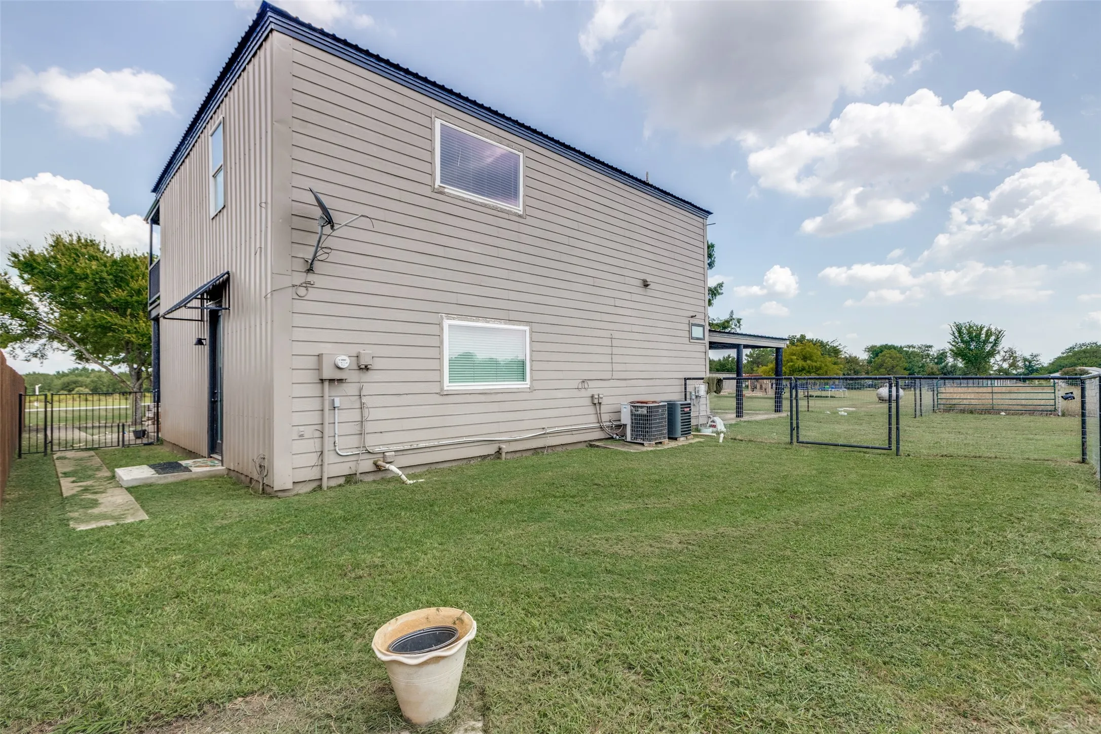 Duplex For Rent in Collin County , 5675 Four Seasons Lane, Mc Kinney, Texas 75071, 1 Bedroom, 1 Bathroom, Garage spaces, 980 Sqft, built in 2001, mls#21395958, Real Estate Agent in Mc Kinney, Homes For Rent in Collin county, Homes For Rent in Mc Kinney, Realtor in Mc Kinney Texas, Real Estate Brokerage Independent Realty Texas, Luminita Cordes Realtor