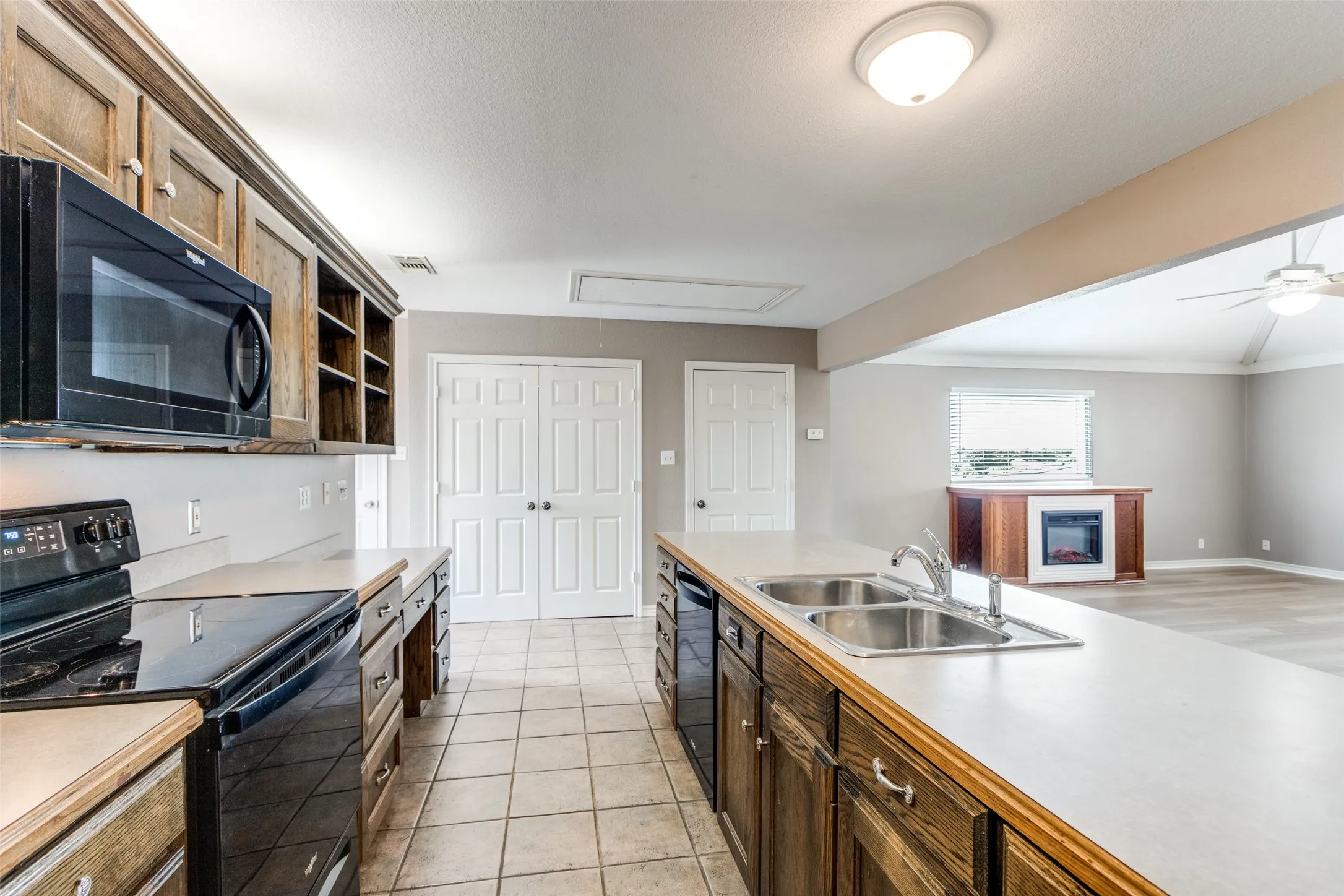 Duplex For Rent in Collin County , 5675 Four Seasons Lane, Mc Kinney, Texas 75071, 1 Bedroom, 1 Bathroom, Garage spaces, 980 Sqft, built in 2001, mls#21395958, Real Estate Agent in Mc Kinney, Homes For Rent in Collin county, Homes For Rent in Mc Kinney, Realtor in Mc Kinney Texas, Real Estate Brokerage Independent Realty Texas, Luminita Cordes Realtor