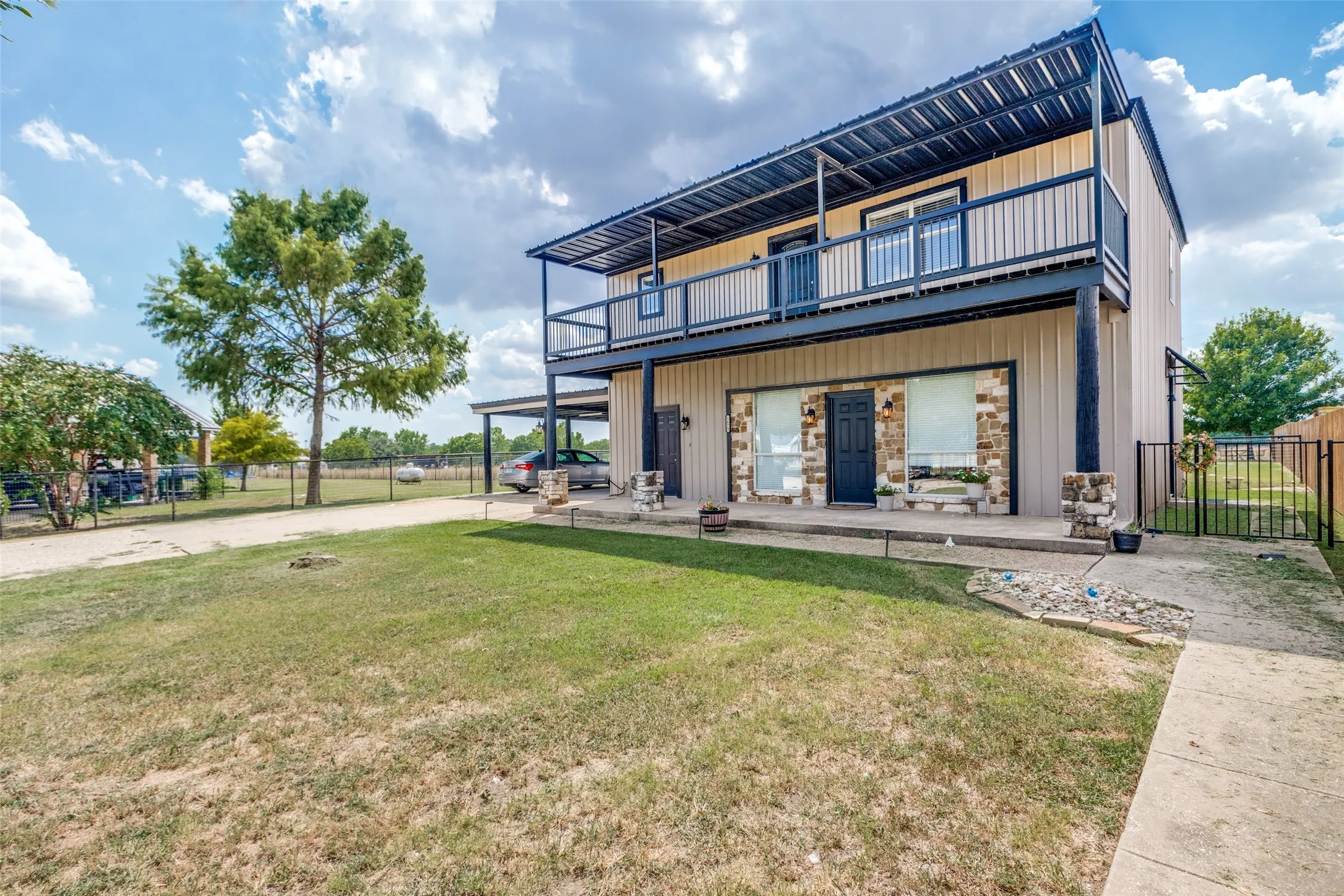Duplex For Rent in Collin County , 5675 Four Seasons Lane, Mc Kinney, Texas 75071, 1 Bedroom, 1 Bathroom, Garage spaces, 980 Sqft, built in 2001, mls#21395958, Real Estate Agent in Mc Kinney, Homes For Rent in Collin county, Homes For Rent in Mc Kinney, Realtor in Mc Kinney Texas, Real Estate Brokerage Independent Realty Texas, Luminita Cordes Realtor