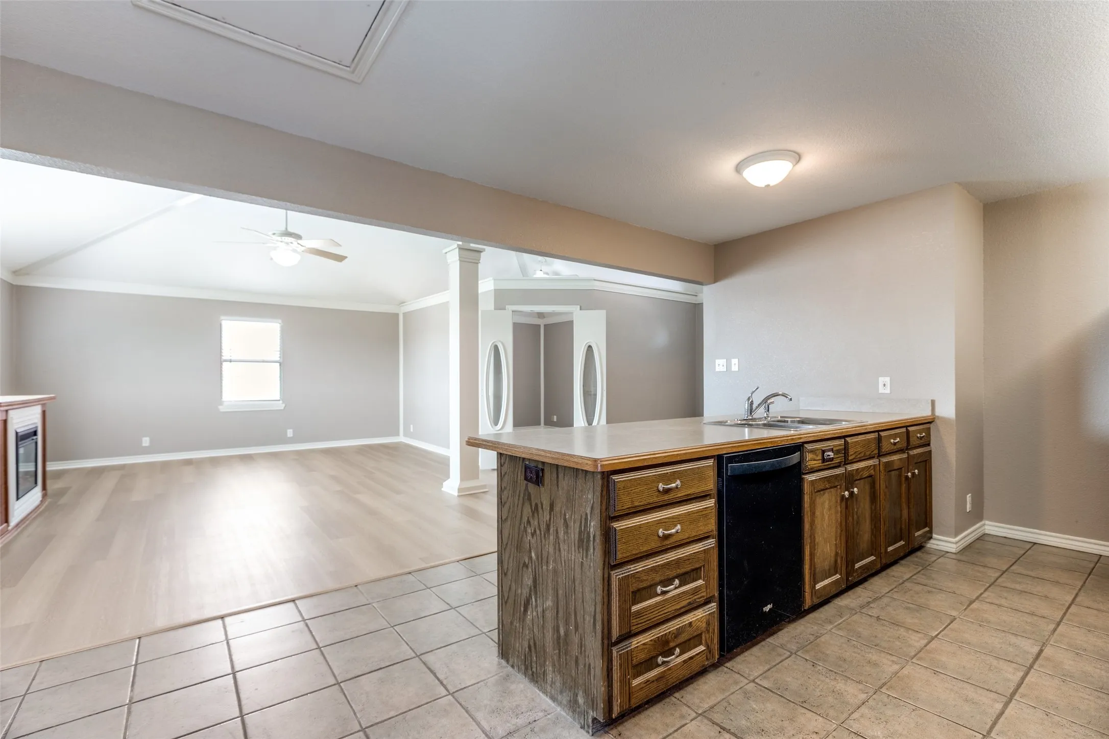 Duplex For Rent in Collin County , 5675 Four Seasons Lane, Mc Kinney, Texas 75071, 1 Bedroom, 1 Bathroom, Garage spaces, 980 Sqft, built in 2001, mls#21395958, Real Estate Agent in Mc Kinney, Homes For Rent in Collin county, Homes For Rent in Mc Kinney, Realtor in Mc Kinney Texas, Real Estate Brokerage Independent Realty Texas, Luminita Cordes Realtor