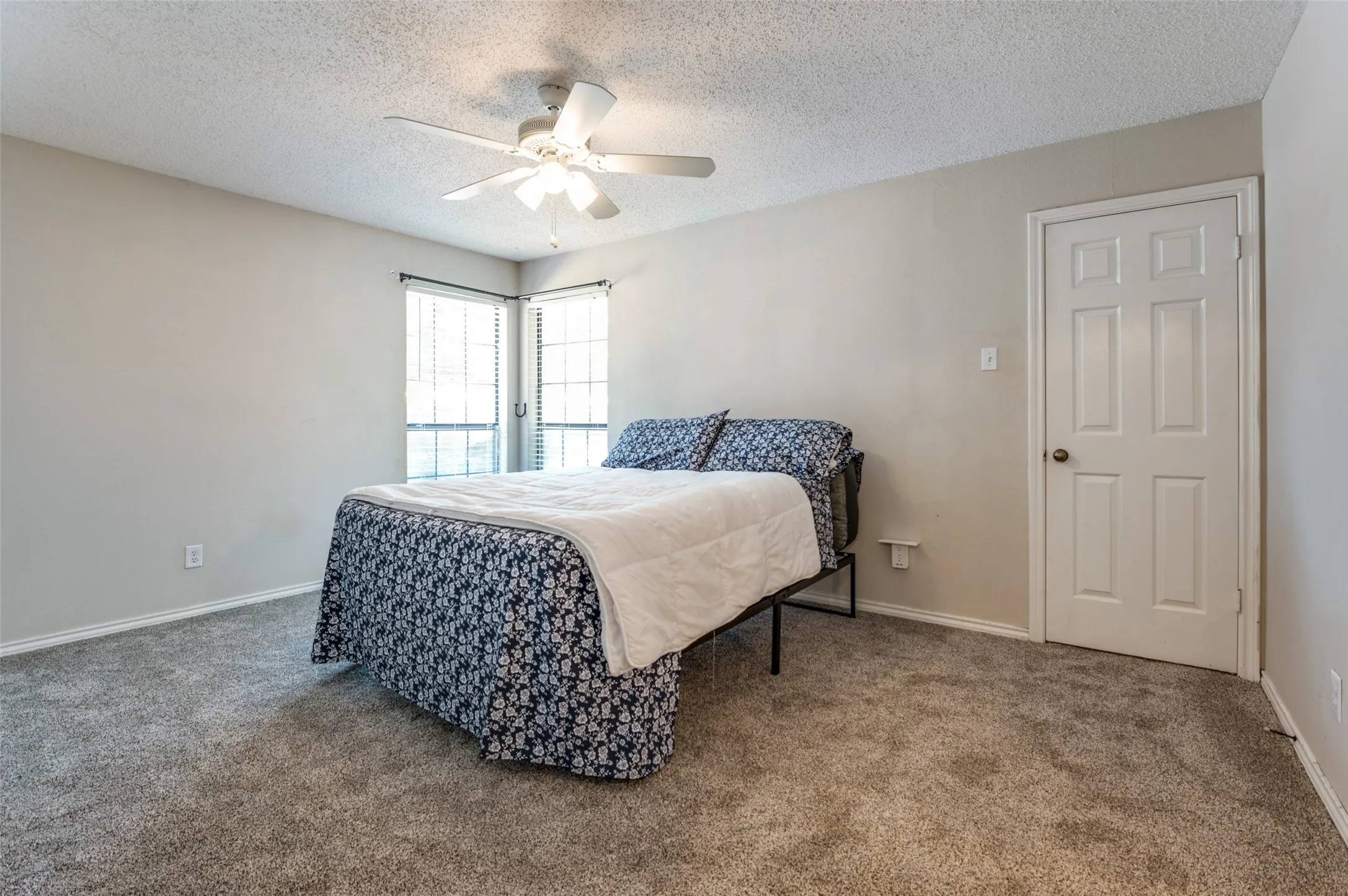 Condominium For Rent in Dallas County , 16301 Ledgemont Lane 179, Addison, Texas 75001, 2 Bedroom, 2 Bathroom, Garage spaces, 978 Sqft, built in 1982, mls#21396237, Real Estate Agent in Addison, Homes For Rent in Dallas county, Homes For Rent in Addison, Realtor in Addison Texas, Real Estate Brokerage Independent Realty Texas, Luminita Cordes Realtor