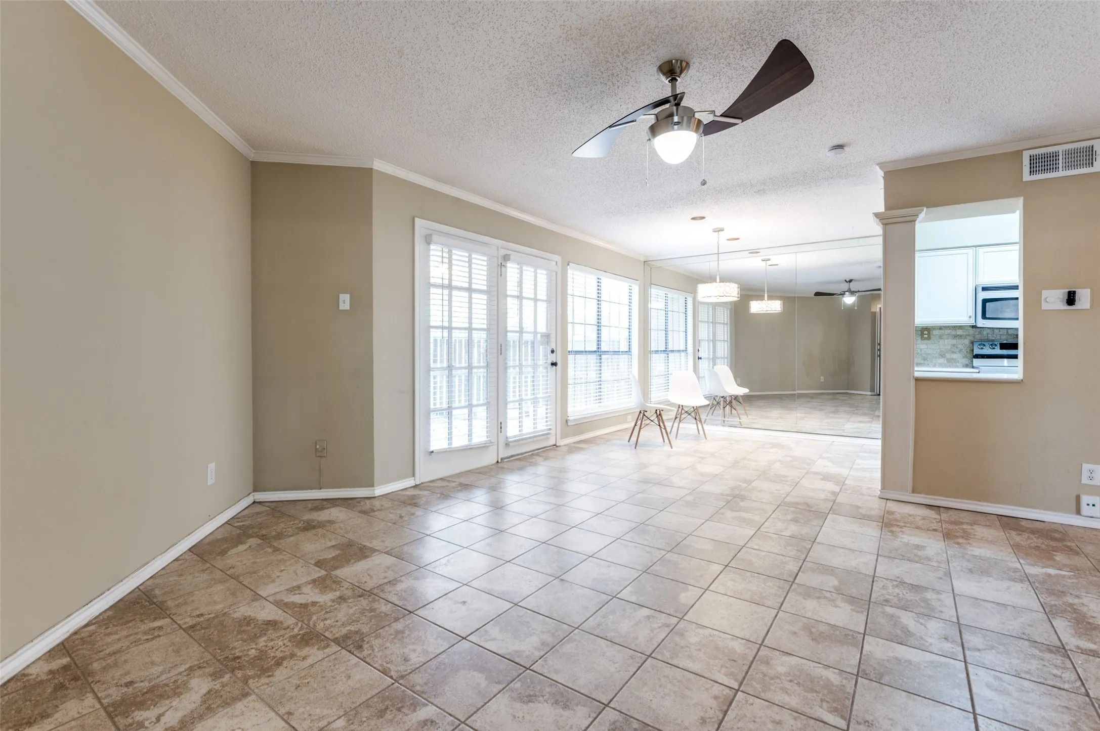 Condominium For Rent in Dallas County , 16301 Ledgemont Lane 179, Addison, Texas 75001, 2 Bedroom, 2 Bathroom, Garage spaces, 978 Sqft, built in 1982, mls#21396237, Real Estate Agent in Addison, Homes For Rent in Dallas county, Homes For Rent in Addison, Realtor in Addison Texas, Real Estate Brokerage Independent Realty Texas, Luminita Cordes Realtor