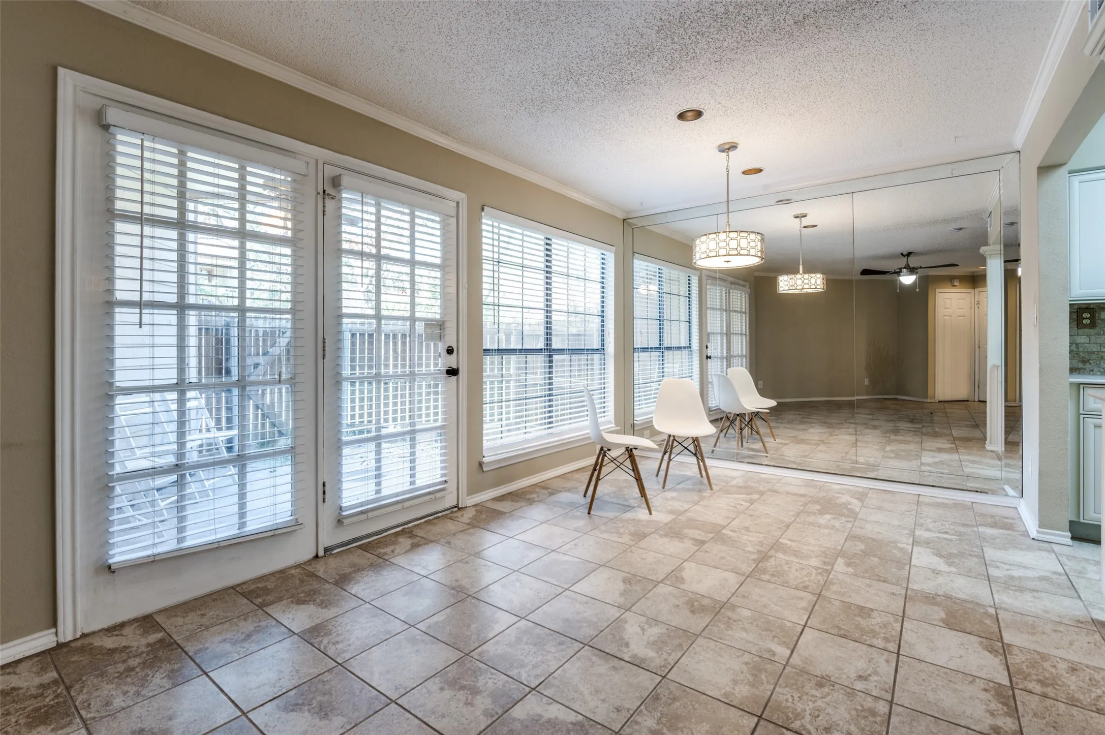 Condominium For Rent in Dallas County , 16301 Ledgemont Lane 179, Addison, Texas 75001, 2 Bedroom, 2 Bathroom, Garage spaces, 978 Sqft, built in 1982, mls#21396237, Real Estate Agent in Addison, Homes For Rent in Dallas county, Homes For Rent in Addison, Realtor in Addison Texas, Real Estate Brokerage Independent Realty Texas, Luminita Cordes Realtor