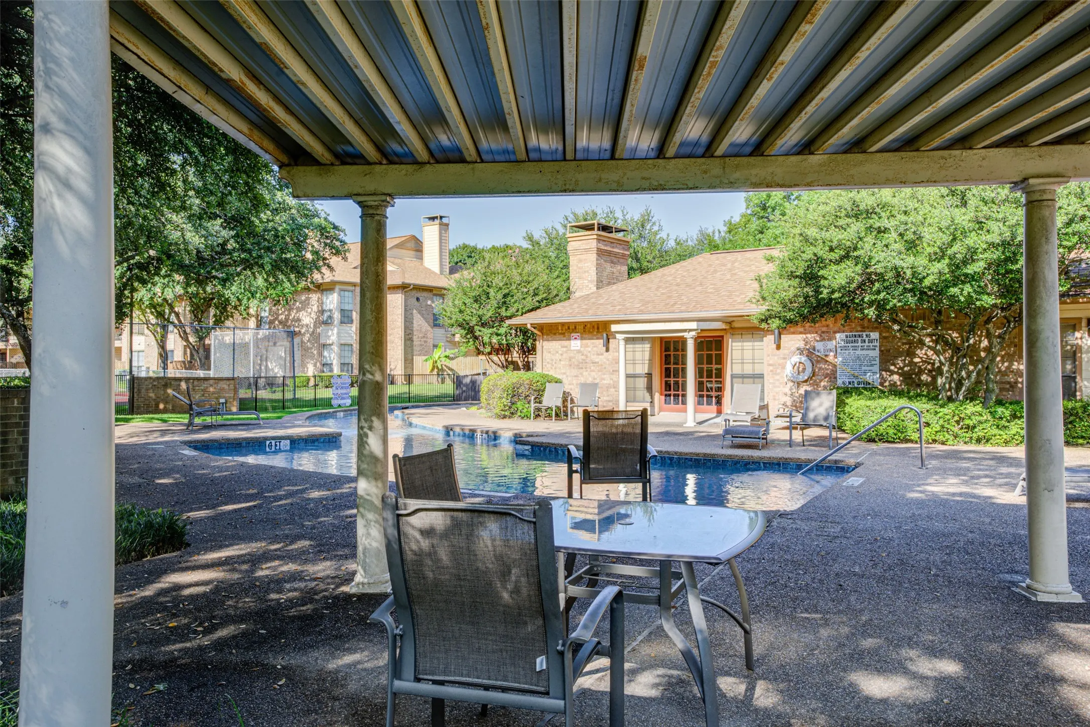 Condominium For Rent in Dallas County , 16301 Ledgemont Lane 179, Addison, Texas 75001, 2 Bedroom, 2 Bathroom, Garage spaces, 978 Sqft, built in 1982, mls#21396237, Real Estate Agent in Addison, Homes For Rent in Dallas county, Homes For Rent in Addison, Realtor in Addison Texas, Real Estate Brokerage Independent Realty Texas, Luminita Cordes Realtor