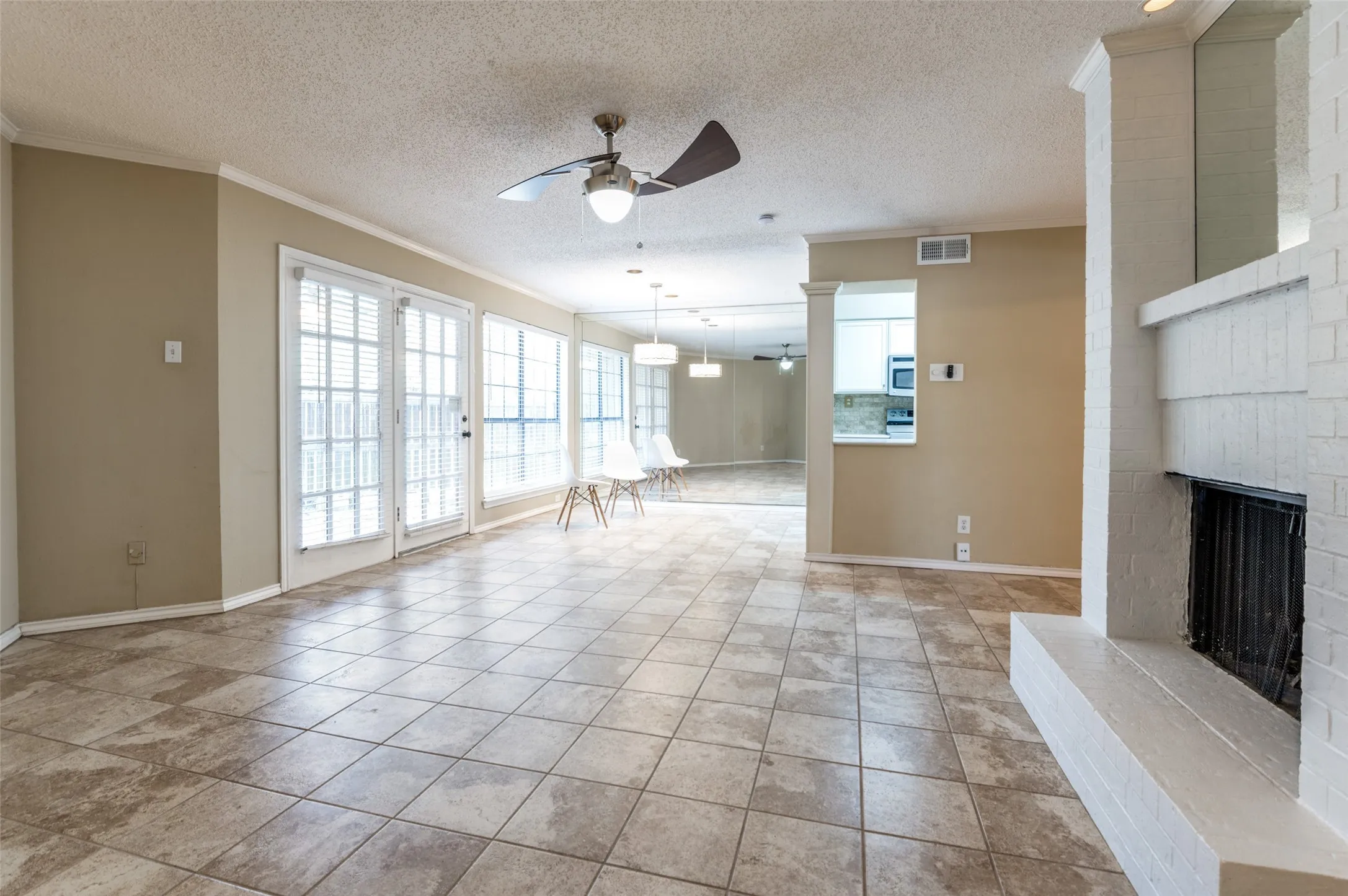 Condominium For Rent in Dallas County , 16301 Ledgemont Lane 179, Addison, Texas 75001, 2 Bedroom, 2 Bathroom, Garage spaces, 978 Sqft, built in 1982, mls#21396237, Real Estate Agent in Addison, Homes For Rent in Dallas county, Homes For Rent in Addison, Realtor in Addison Texas, Real Estate Brokerage Independent Realty Texas, Luminita Cordes Realtor