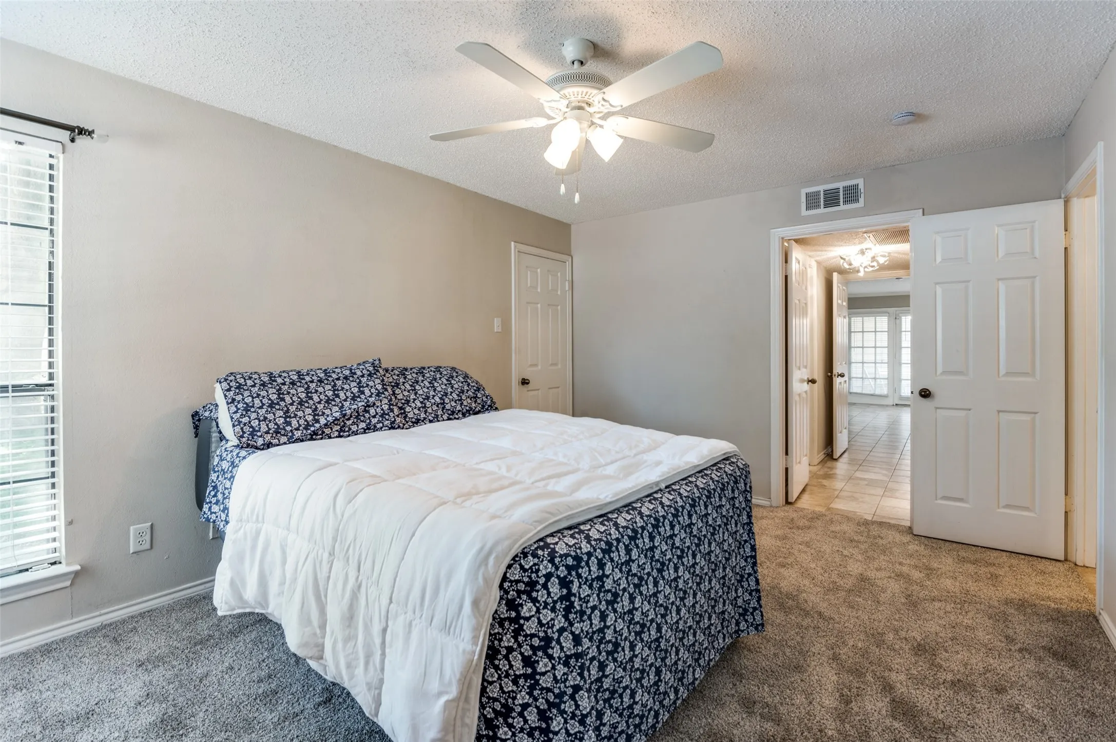 Condominium For Rent in Dallas County , 16301 Ledgemont Lane 179, Addison, Texas 75001, 2 Bedroom, 2 Bathroom, Garage spaces, 978 Sqft, built in 1982, mls#21396237, Real Estate Agent in Addison, Homes For Rent in Dallas county, Homes For Rent in Addison, Realtor in Addison Texas, Real Estate Brokerage Independent Realty Texas, Luminita Cordes Realtor