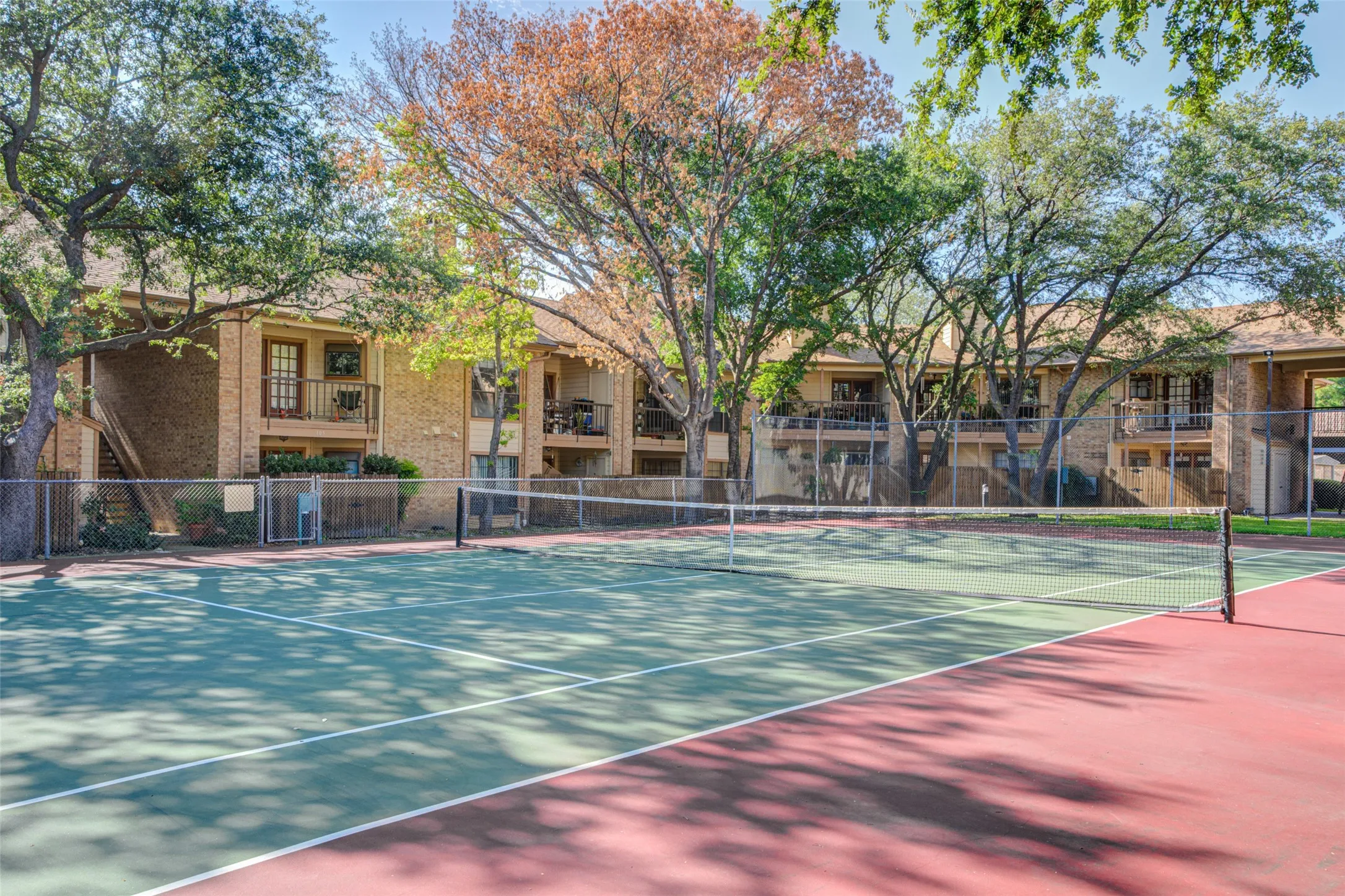 Condominium For Rent in Dallas County , 16301 Ledgemont Lane 179, Addison, Texas 75001, 2 Bedroom, 2 Bathroom, Garage spaces, 978 Sqft, built in 1982, mls#21396237, Real Estate Agent in Addison, Homes For Rent in Dallas county, Homes For Rent in Addison, Realtor in Addison Texas, Real Estate Brokerage Independent Realty Texas, Luminita Cordes Realtor