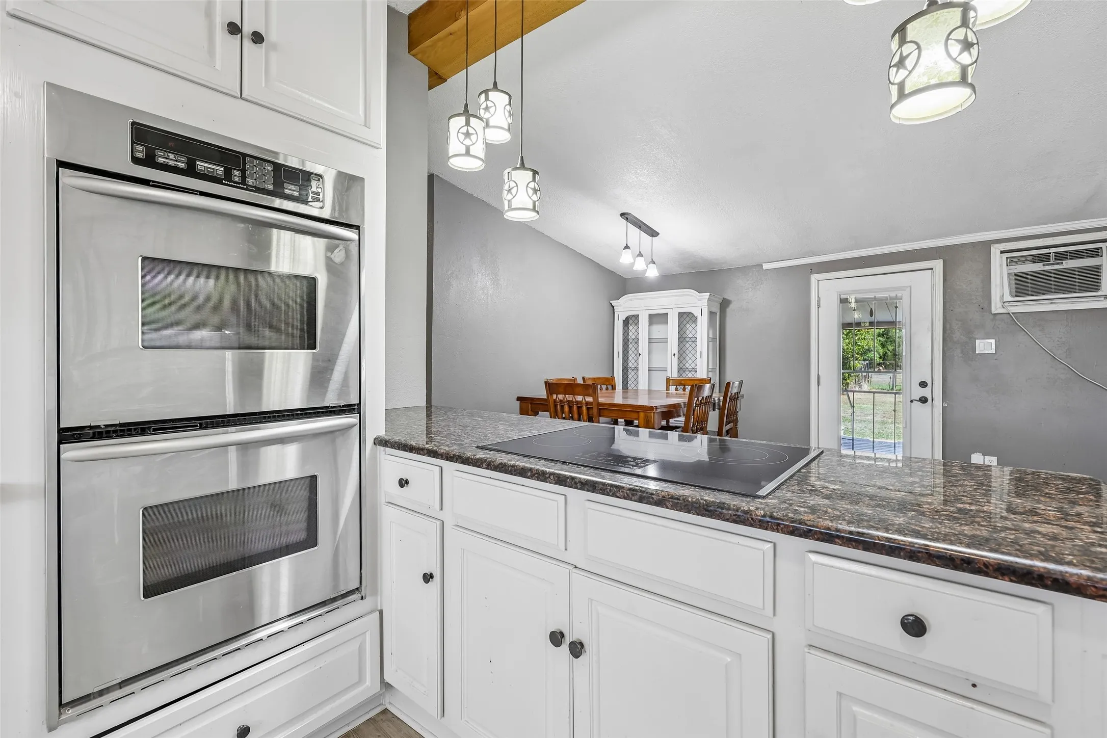 Mobile Home For Sale in Hunt County , 3393 Meadow Drive, Caddo Mills, Texas 75135, 4 Bedroom, 2 Bathroom, 1 Garage spaces, 2,728 Sqft, built in 1987, mls#21391831, Real Estate Agent in Caddo Mills, Homes For Sale in Hunt county, Homes For Sale in Caddo Mills, Realtor in Caddo Mills Texas, Real Estate Brokerage Independent Realty Texas, Luminita Cordes Realtor