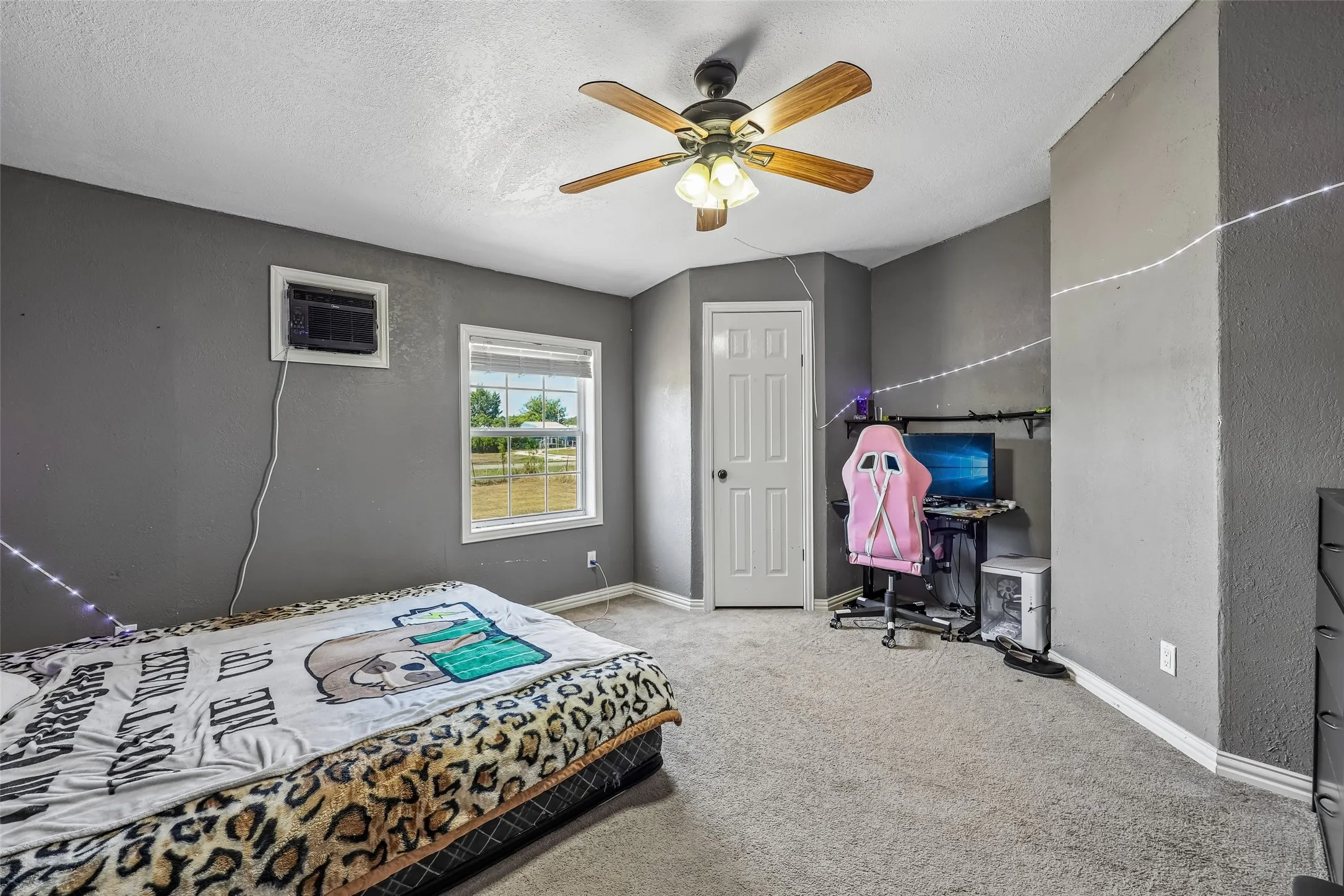Mobile Home For Sale in Hunt County , 3393 Meadow Drive, Caddo Mills, Texas 75135, 4 Bedroom, 2 Bathroom, 1 Garage spaces, 2,728 Sqft, built in 1987, mls#21391831, Real Estate Agent in Caddo Mills, Homes For Sale in Hunt county, Homes For Sale in Caddo Mills, Realtor in Caddo Mills Texas, Real Estate Brokerage Independent Realty Texas, Luminita Cordes Realtor