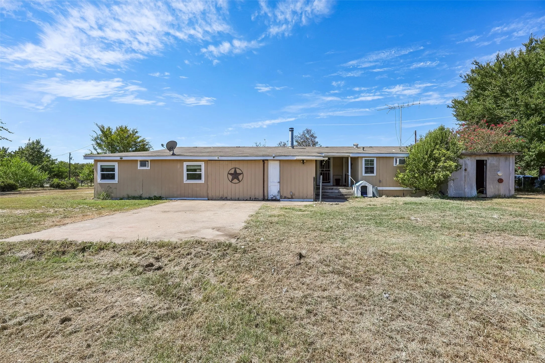Mobile Home For Sale in Hunt County , 3393 Meadow Drive, Caddo Mills, Texas 75135, 4 Bedroom, 2 Bathroom, 1 Garage spaces, 2,728 Sqft, built in 1987, mls#21391831, Real Estate Agent in Caddo Mills, Homes For Sale in Hunt county, Homes For Sale in Caddo Mills, Realtor in Caddo Mills Texas, Real Estate Brokerage Independent Realty Texas, Luminita Cordes Realtor