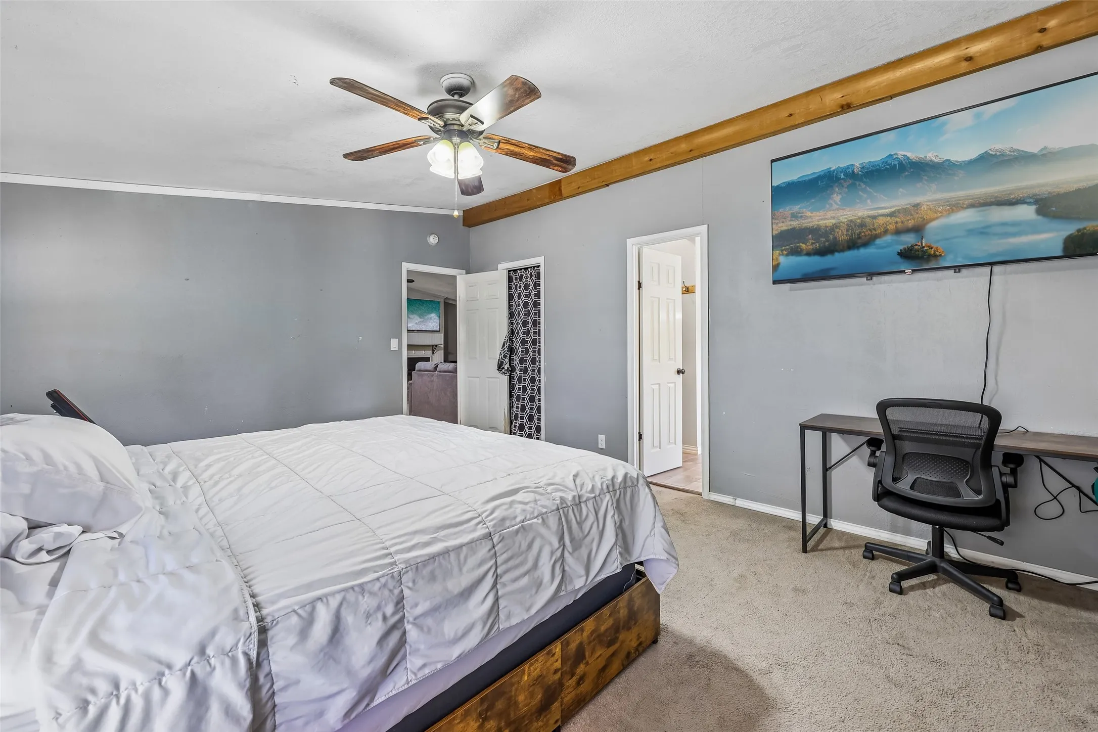 Mobile Home For Sale in Hunt County , 3393 Meadow Drive, Caddo Mills, Texas 75135, 4 Bedroom, 2 Bathroom, 1 Garage spaces, 2,728 Sqft, built in 1987, mls#21391831, Real Estate Agent in Caddo Mills, Homes For Sale in Hunt county, Homes For Sale in Caddo Mills, Realtor in Caddo Mills Texas, Real Estate Brokerage Independent Realty Texas, Luminita Cordes Realtor