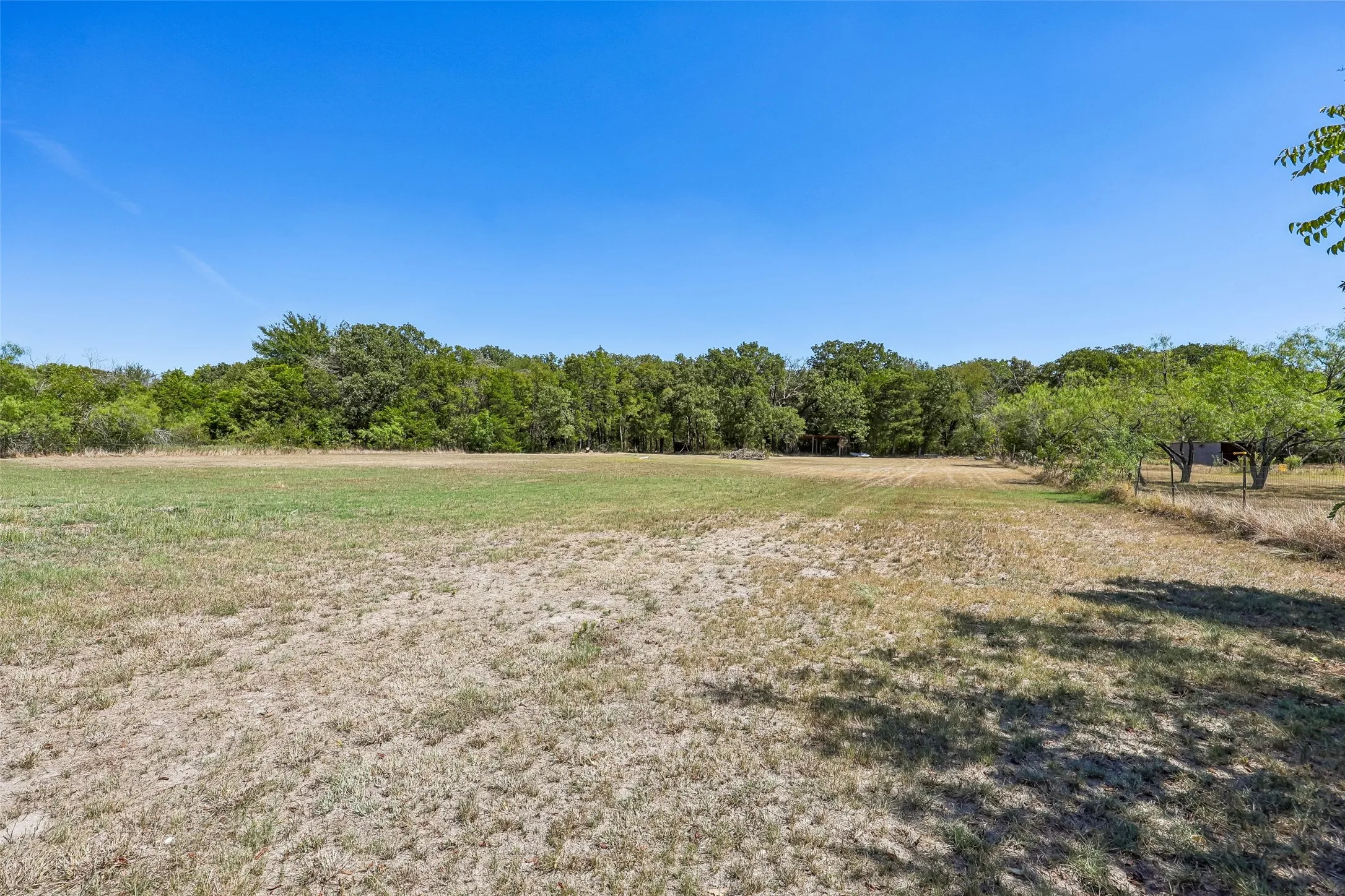 Mobile Home For Sale in Hunt County , 3393 Meadow Drive, Caddo Mills, Texas 75135, 4 Bedroom, 2 Bathroom, 1 Garage spaces, 2,728 Sqft, built in 1987, mls#21391831, Real Estate Agent in Caddo Mills, Homes For Sale in Hunt county, Homes For Sale in Caddo Mills, Realtor in Caddo Mills Texas, Real Estate Brokerage Independent Realty Texas, Luminita Cordes Realtor