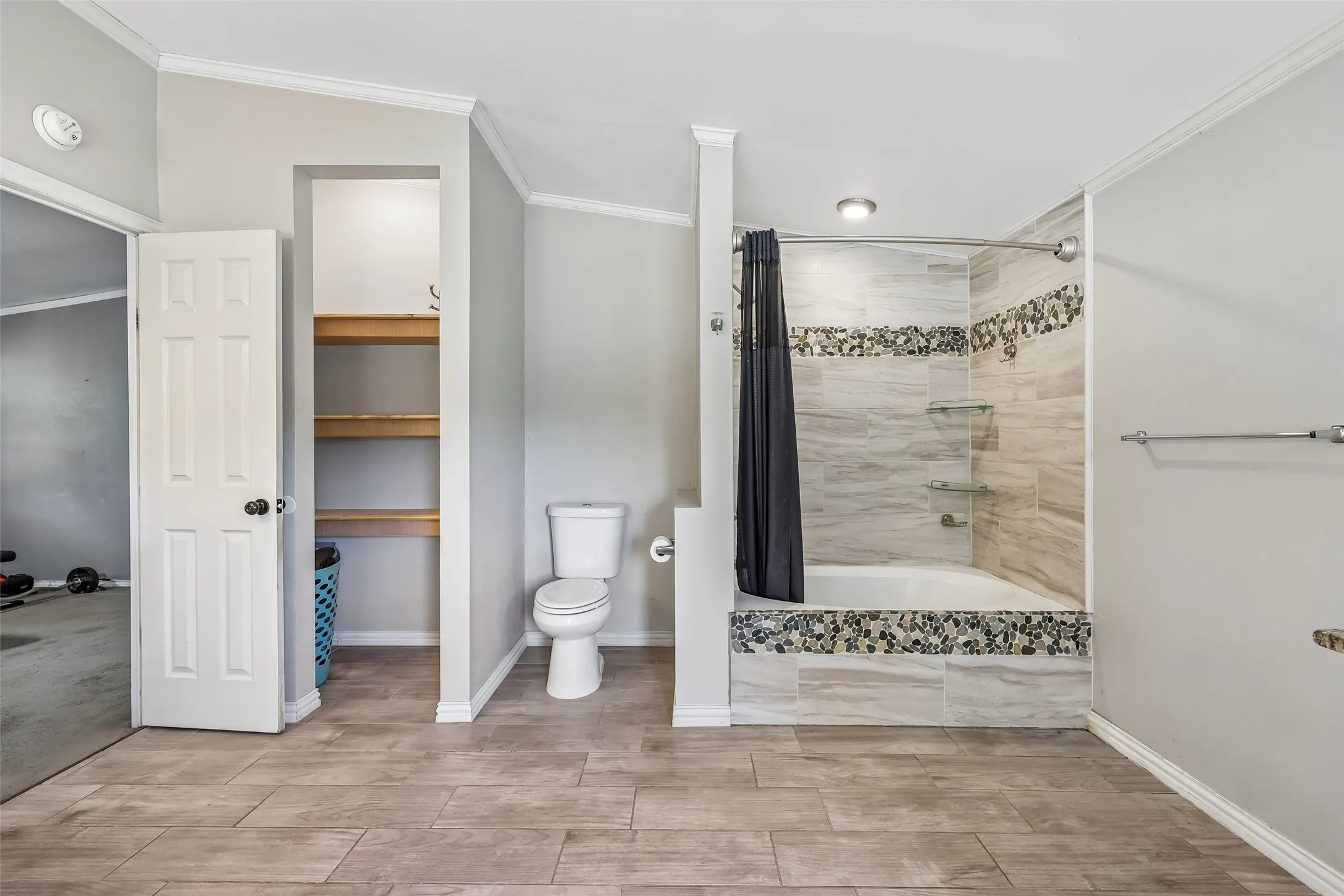 Mobile Home For Sale in Hunt County , 3393 Meadow Drive, Caddo Mills, Texas 75135, 4 Bedroom, 2 Bathroom, 1 Garage spaces, 2,728 Sqft, built in 1987, mls#21391831, Real Estate Agent in Caddo Mills, Homes For Sale in Hunt county, Homes For Sale in Caddo Mills, Realtor in Caddo Mills Texas, Real Estate Brokerage Independent Realty Texas, Luminita Cordes Realtor