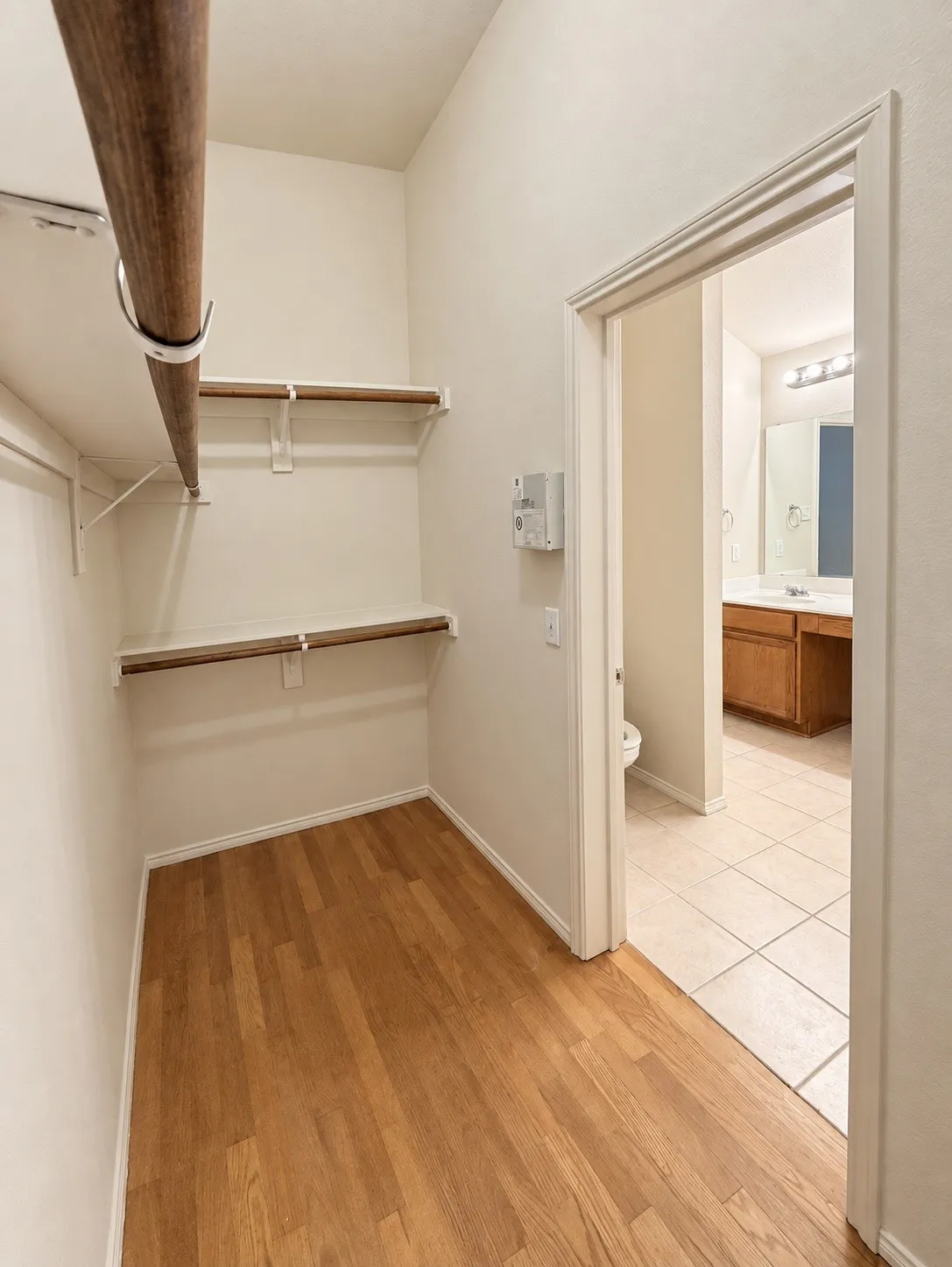 Single Family Residence For Sale in Tarrant County , 1314 Maple Terrace Drive, Mansfield, Texas 76063, 3 Bedroom, 4 Bathroom, 2 Garage spaces, 1,893 Sqft, built in 2004, mls#21395110, Real Estate Agent in Mansfield, Homes For Sale in Tarrant county, Homes For Sale in Mansfield, Realtor in Mansfield Texas, Real Estate Brokerage Independent Realty Texas, Luminita Cordes Realtor