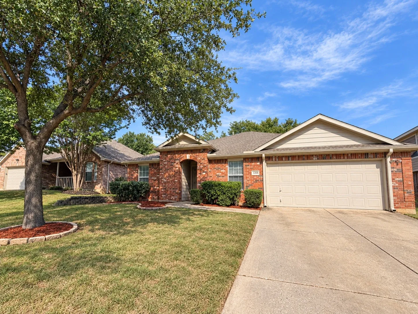Single Family Residence For Sale in Tarrant County , 1314 Maple Terrace Drive, Mansfield, Texas 76063, 3 Bedroom, 4 Bathroom, 2 Garage spaces, 1,893 Sqft, built in 2004, mls#21395110, Real Estate Agent in Mansfield, Homes For Sale in Tarrant county, Homes For Sale in Mansfield, Realtor in Mansfield Texas, Real Estate Brokerage Independent Realty Texas, Luminita Cordes Realtor
