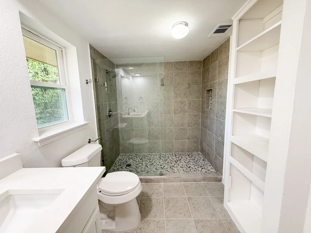 Single Family Residence For Sale in Dallas County , 2147 Oak Valley Lane, Dallas, Texas 75232, 3 Bedroom, 3 Bathroom, 2 Garage spaces, 2,162 Sqft, built in 1967, mls#21396227, Real Estate Agent in Dallas, Homes For Sale in Dallas county, Homes For Sale in Dallas, Realtor in Dallas Texas, Real Estate Brokerage Independent Realty Texas, Luminita Cordes Realtor