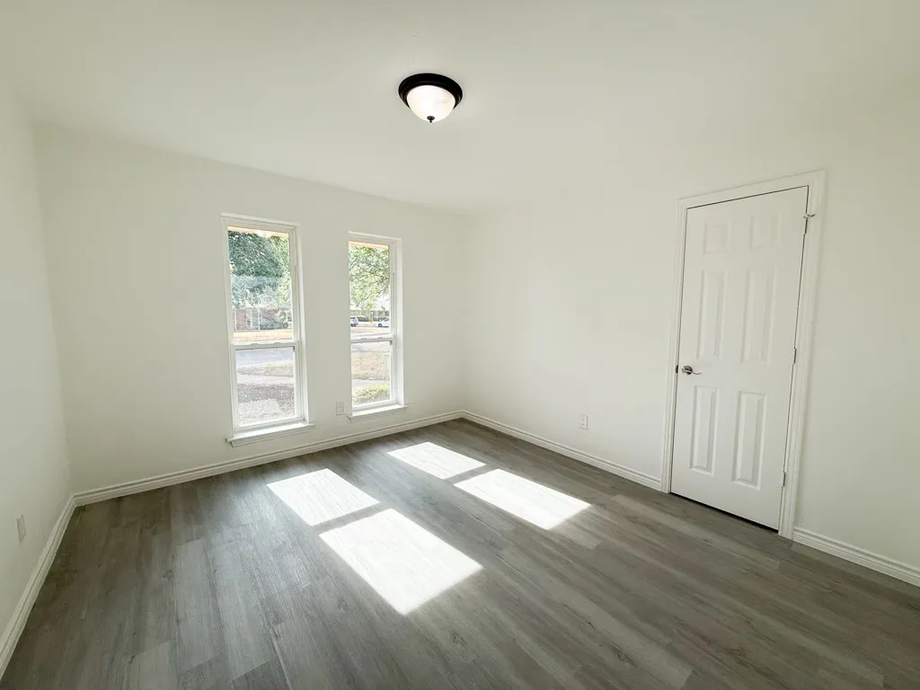 Single Family Residence For Sale in Dallas County , 2147 Oak Valley Lane, Dallas, Texas 75232, 3 Bedroom, 3 Bathroom, 2 Garage spaces, 2,162 Sqft, built in 1967, mls#21396227, Real Estate Agent in Dallas, Homes For Sale in Dallas county, Homes For Sale in Dallas, Realtor in Dallas Texas, Real Estate Brokerage Independent Realty Texas, Luminita Cordes Realtor