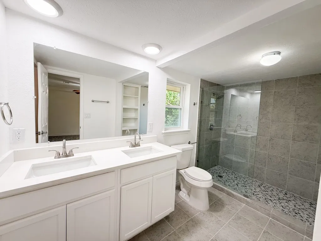 Single Family Residence For Sale in Dallas County , 2147 Oak Valley Lane, Dallas, Texas 75232, 3 Bedroom, 3 Bathroom, 2 Garage spaces, 2,162 Sqft, built in 1967, mls#21396227, Real Estate Agent in Dallas, Homes For Sale in Dallas county, Homes For Sale in Dallas, Realtor in Dallas Texas, Real Estate Brokerage Independent Realty Texas, Luminita Cordes Realtor