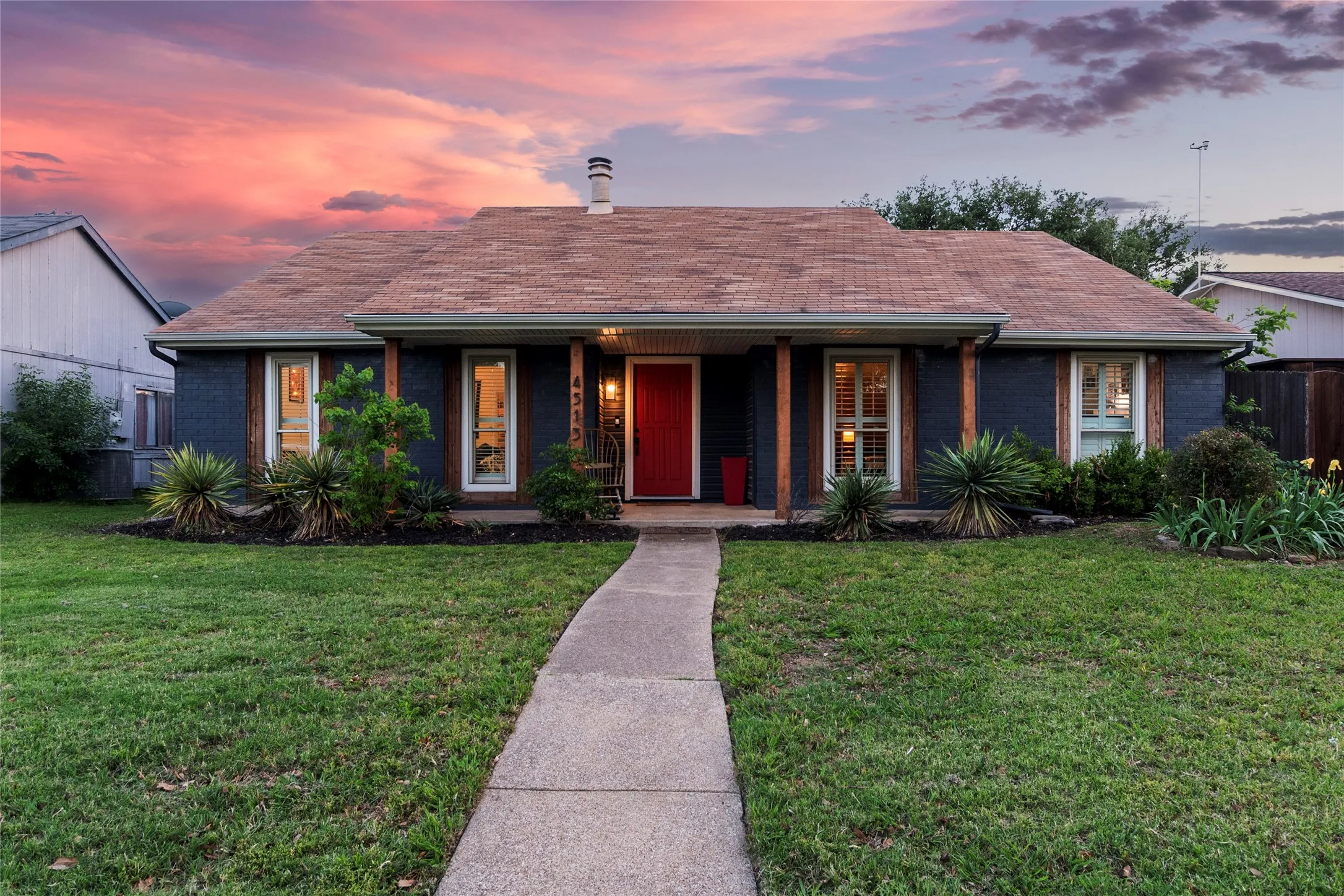 Single Family Residence For Sale in Denton County , 4513 Hale Street, The Colony, Texas 75056, 3 Bedroom, 2 Bathroom, 2 Garage spaces, 1,720 Sqft, built in 1982, mls#21394738, Real Estate Agent in The Colony, Homes For Sale in Denton county, Homes For Sale in The Colony, Realtor in The Colony Texas, Real Estate Brokerage Independent Realty Texas, Luminita Cordes Realtor