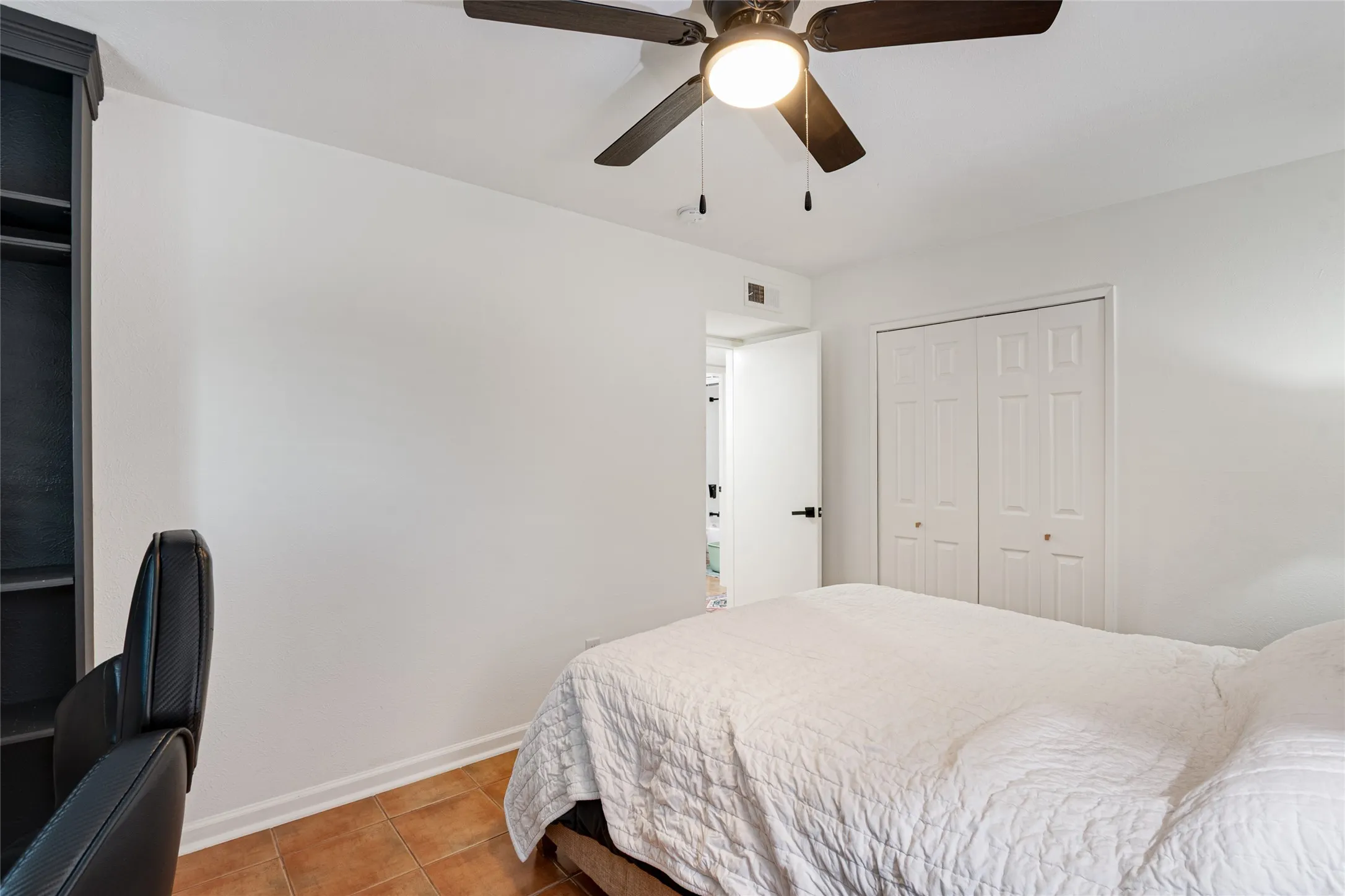 Single Family Residence For Sale in Denton County , 4513 Hale Street, The Colony, Texas 75056, 3 Bedroom, 2 Bathroom, 2 Garage spaces, 1,720 Sqft, built in 1982, mls#21394738, Real Estate Agent in The Colony, Homes For Sale in Denton county, Homes For Sale in The Colony, Realtor in The Colony Texas, Real Estate Brokerage Independent Realty Texas, Luminita Cordes Realtor
