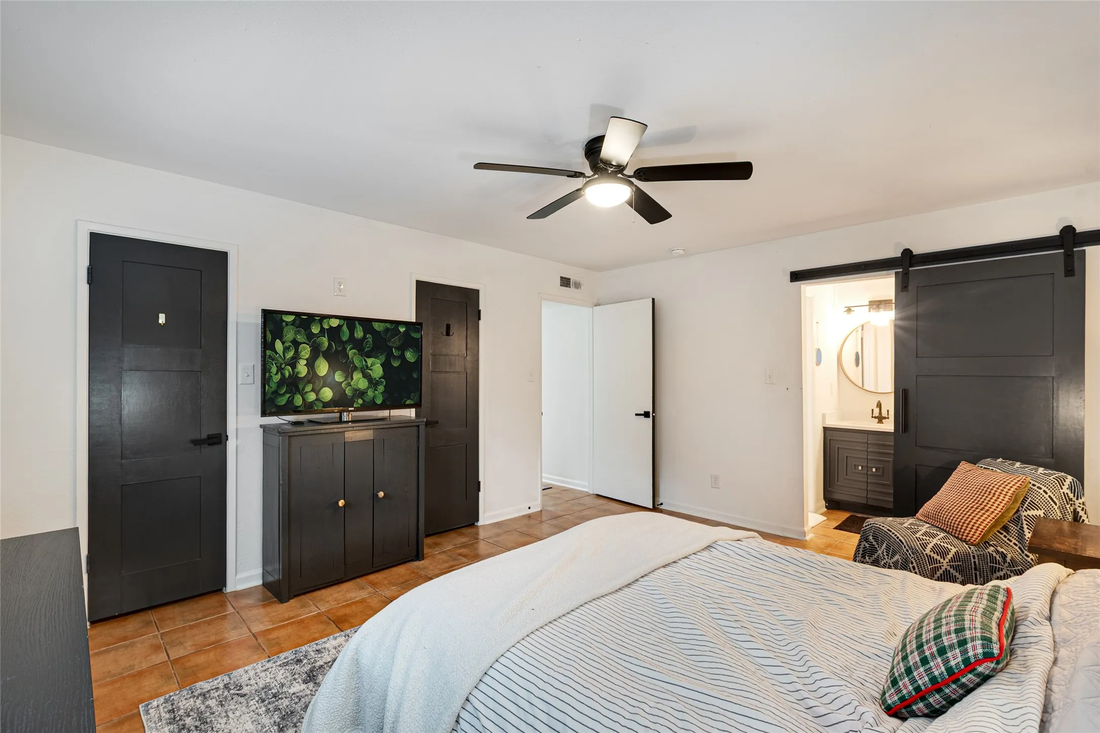 Single Family Residence For Sale in Denton County , 4513 Hale Street, The Colony, Texas 75056, 3 Bedroom, 2 Bathroom, 2 Garage spaces, 1,720 Sqft, built in 1982, mls#21394738, Real Estate Agent in The Colony, Homes For Sale in Denton county, Homes For Sale in The Colony, Realtor in The Colony Texas, Real Estate Brokerage Independent Realty Texas, Luminita Cordes Realtor