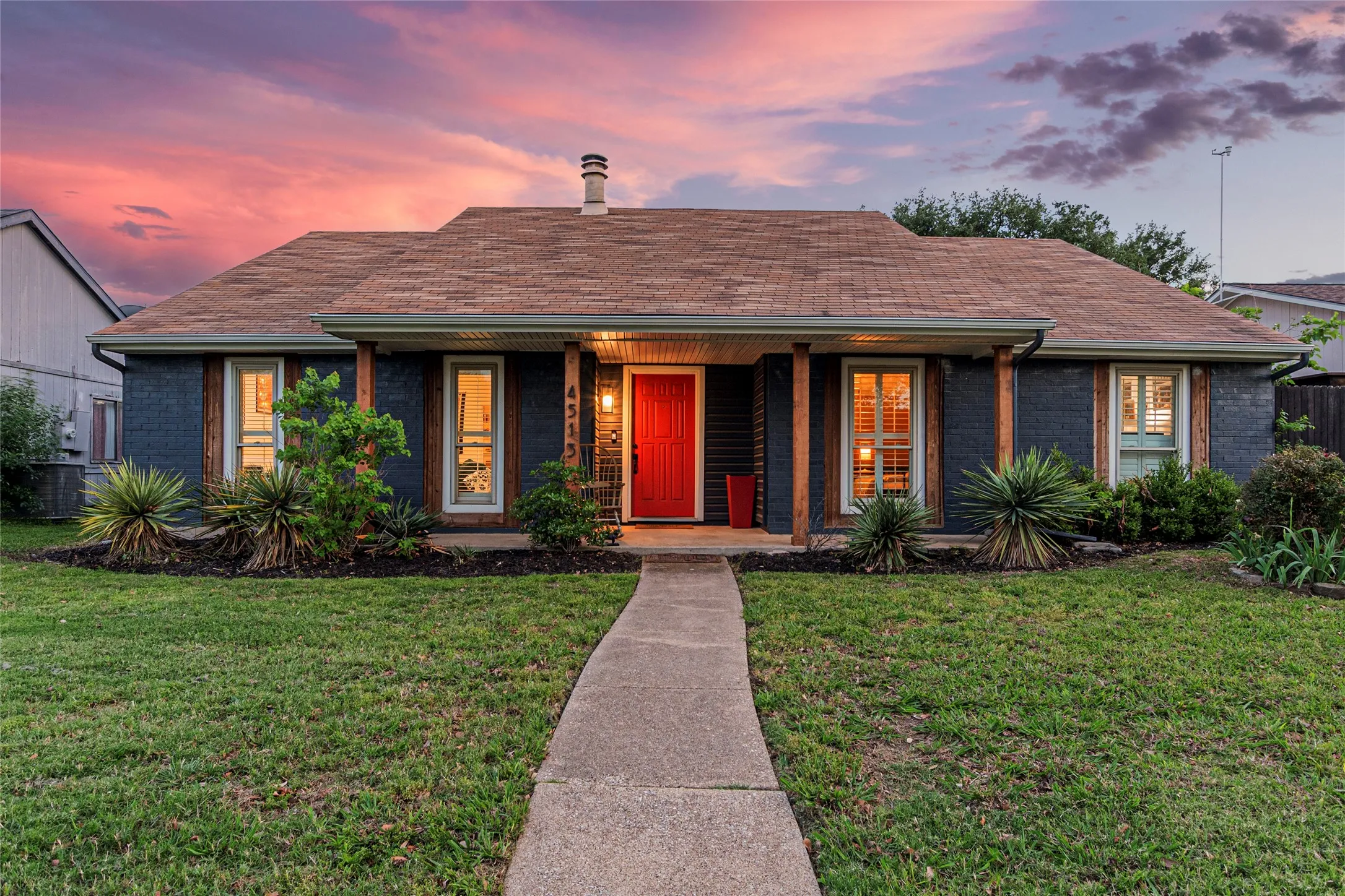Single Family Residence For Sale in Denton County , 4513 Hale Street, The Colony, Texas 75056, 3 Bedroom, 2 Bathroom, 2 Garage spaces, 1,720 Sqft, built in 1982, mls#21394738, Real Estate Agent in The Colony, Homes For Sale in Denton county, Homes For Sale in The Colony, Realtor in The Colony Texas, Real Estate Brokerage Independent Realty Texas, Luminita Cordes Realtor