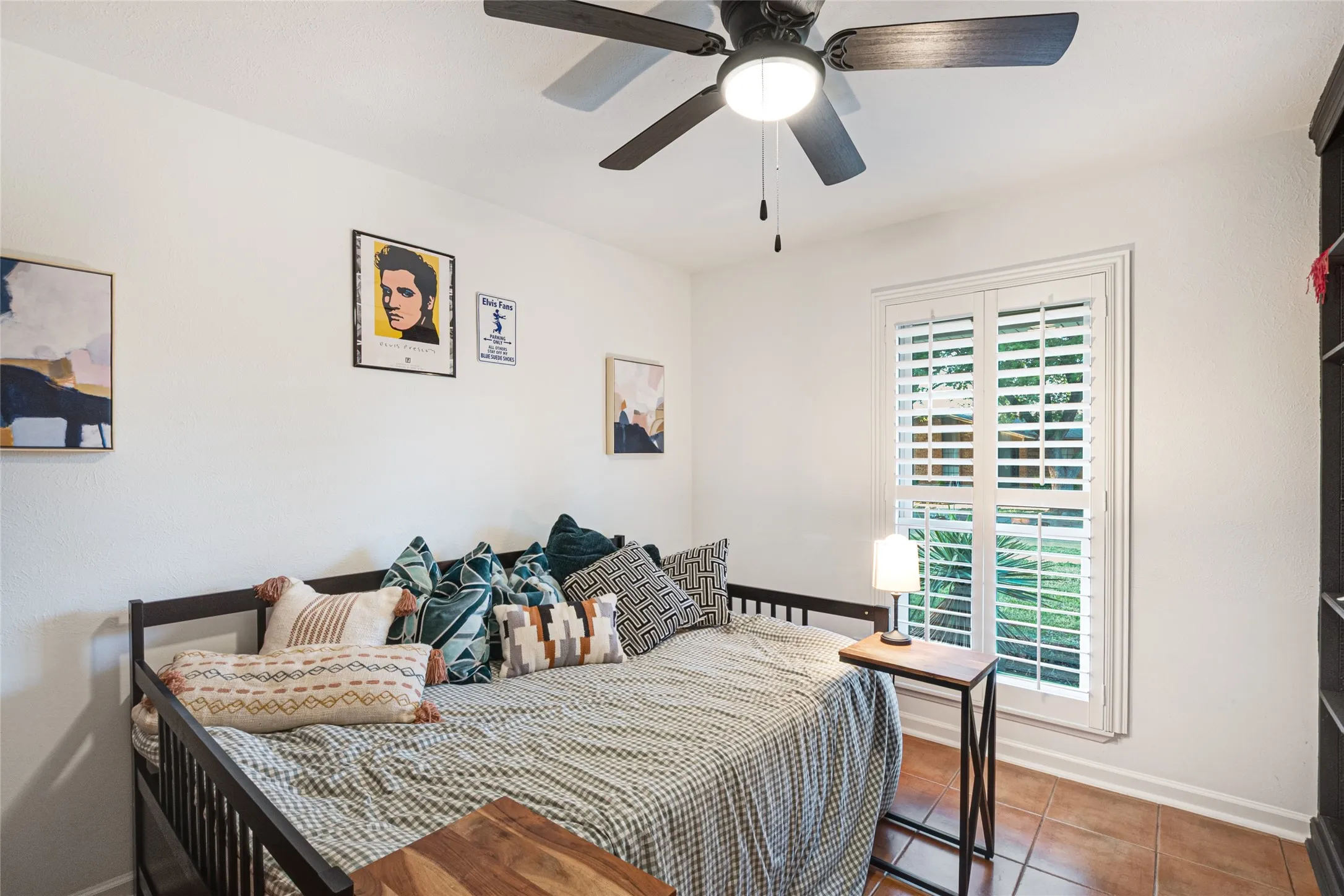 Single Family Residence For Sale in Denton County , 4513 Hale Street, The Colony, Texas 75056, 3 Bedroom, 2 Bathroom, 2 Garage spaces, 1,720 Sqft, built in 1982, mls#21394738, Real Estate Agent in The Colony, Homes For Sale in Denton county, Homes For Sale in The Colony, Realtor in The Colony Texas, Real Estate Brokerage Independent Realty Texas, Luminita Cordes Realtor