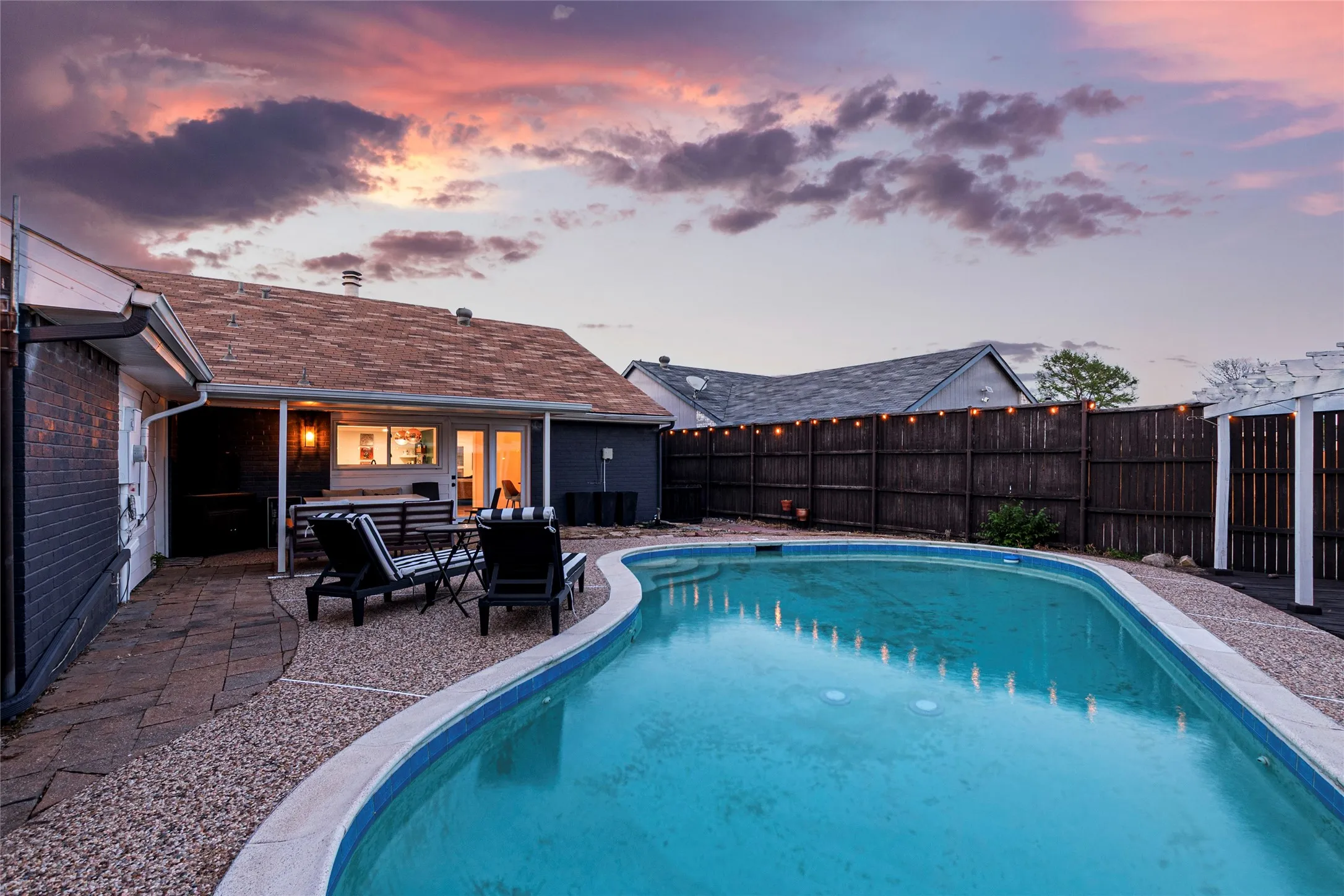 Single Family Residence For Sale in Denton County , 4513 Hale Street, The Colony, Texas 75056, 3 Bedroom, 2 Bathroom, 2 Garage spaces, 1,720 Sqft, built in 1982, mls#21394738, Real Estate Agent in The Colony, Homes For Sale in Denton county, Homes For Sale in The Colony, Realtor in The Colony Texas, Real Estate Brokerage Independent Realty Texas, Luminita Cordes Realtor