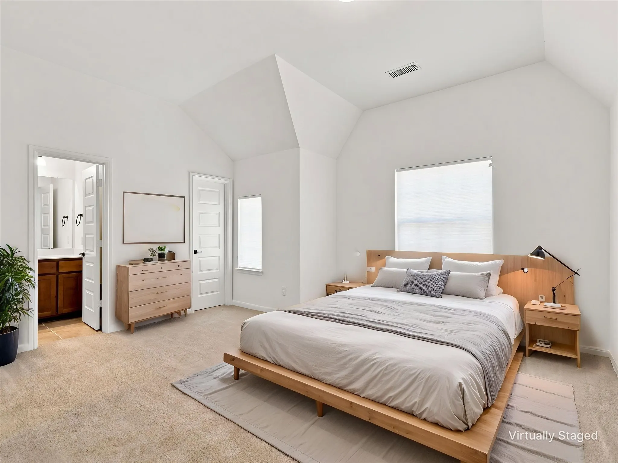 4th upstairs bedroom with ensuite!