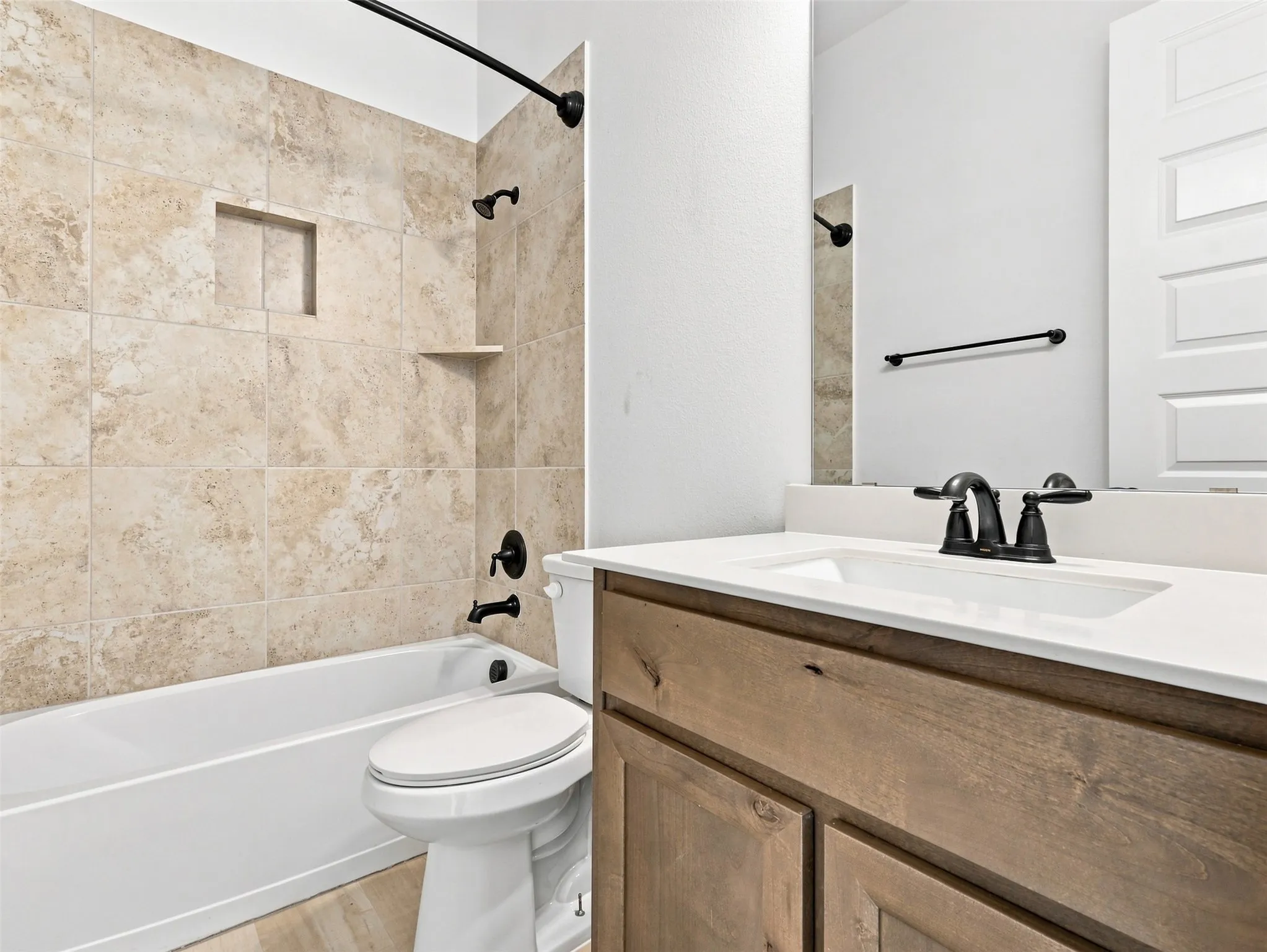 Single Family Residence For Sale in Rockwall County , 1315 Middleton Drive, Rockwall, Texas 75087, 4 Bedroom, 5 Bathroom, 3 Garage spaces, 3,613 Sqft, built in 2021, mls#21396035, Real Estate Agent in Rockwall, Homes For Sale in Rockwall county, Homes For Sale in Rockwall, Realtor in Rockwall Texas, Real Estate Brokerage Independent Realty Texas, Luminita Cordes Realtor