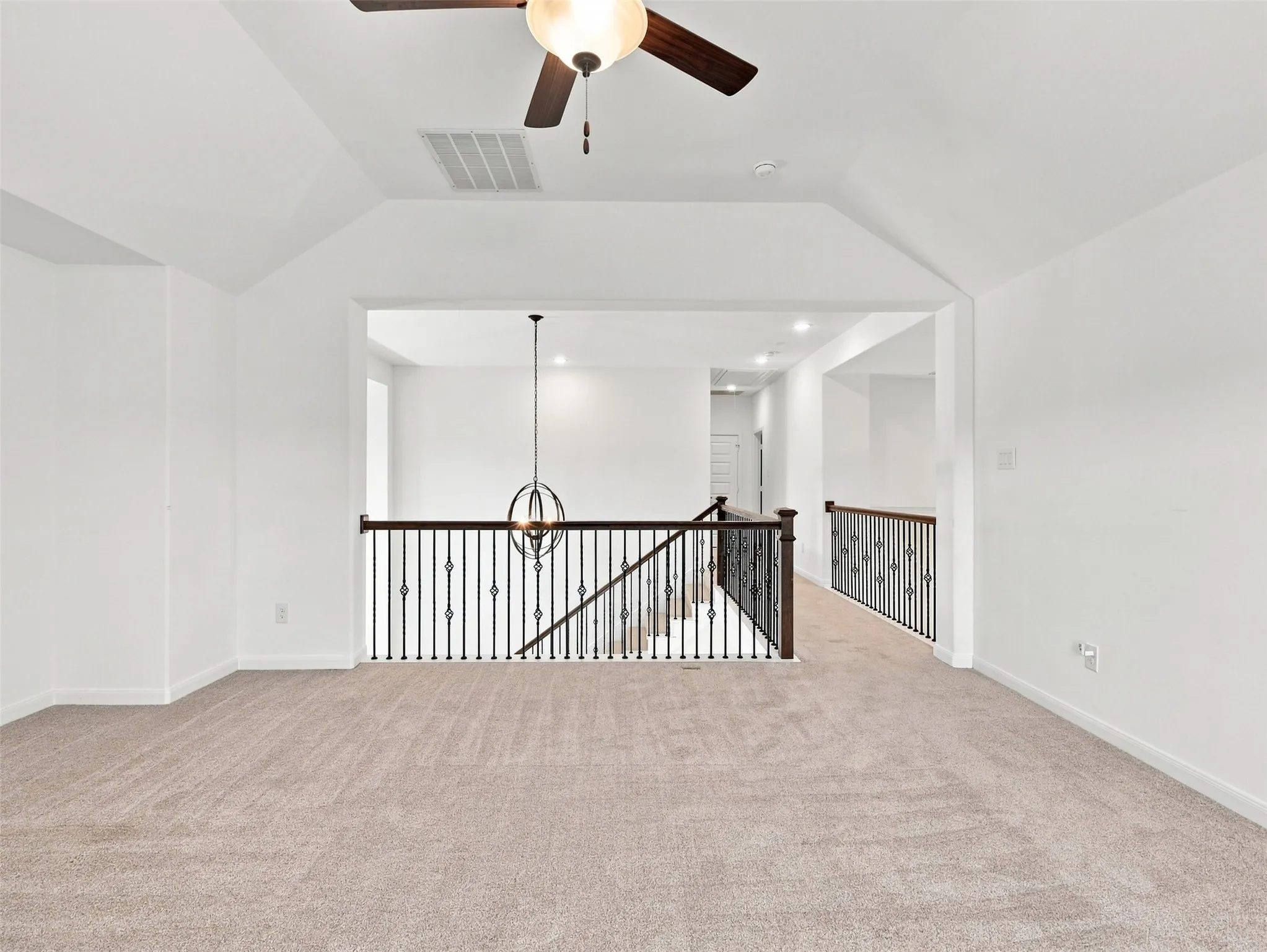 Single Family Residence For Sale in Rockwall County , 1315 Middleton Drive, Rockwall, Texas 75087, 4 Bedroom, 5 Bathroom, 3 Garage spaces, 3,613 Sqft, built in 2021, mls#21396035, Real Estate Agent in Rockwall, Homes For Sale in Rockwall county, Homes For Sale in Rockwall, Realtor in Rockwall Texas, Real Estate Brokerage Independent Realty Texas, Luminita Cordes Realtor
