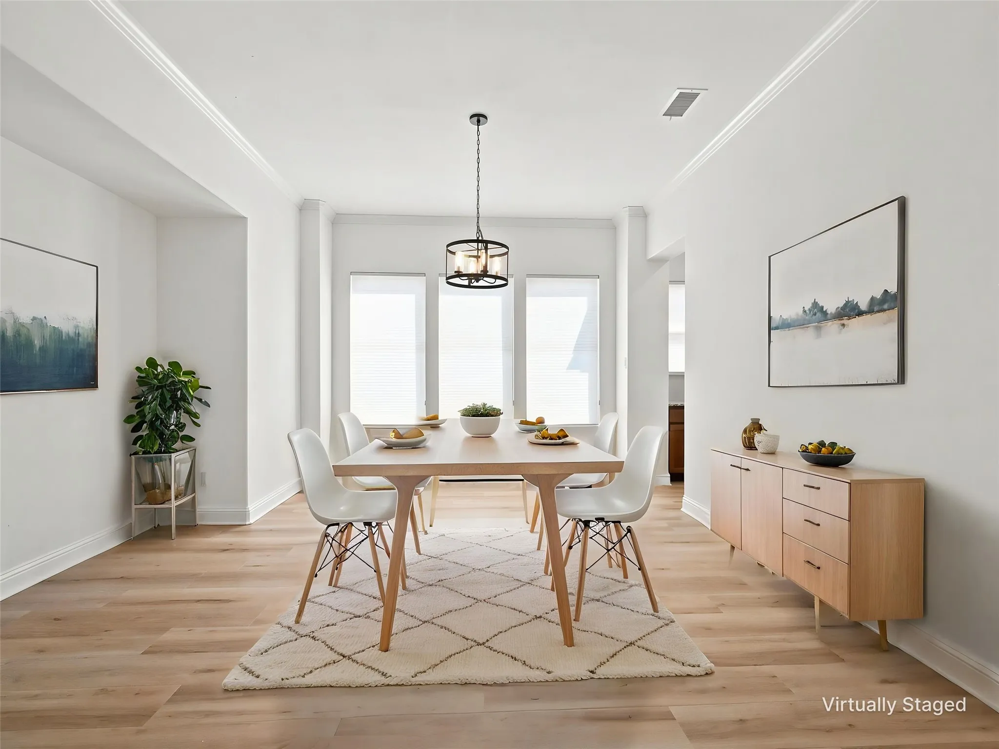 Oversized formal dining area connected to the kitchen via butler's pantry!