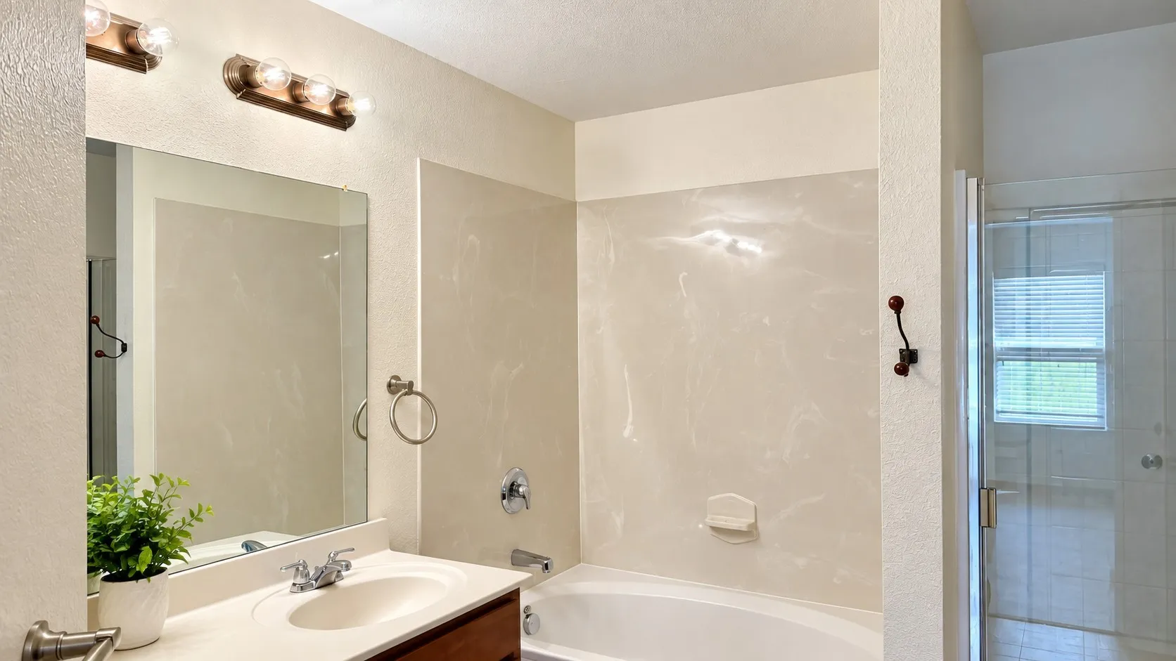 Single Family Residence For Rent in Tarrant County , 12709 Mourning Dove Lane, Fort Worth, Texas 76244, 4 Bedroom, 2 Bathroom, 2 Garage spaces, 2,093 Sqft, built in 2008, mls#21394960, Real Estate Agent in Fort Worth, Homes For Rent in Tarrant county, Homes For Rent in Fort Worth, Realtor in Fort Worth Texas, Real Estate Brokerage Independent Realty Texas, Luminita Cordes Realtor