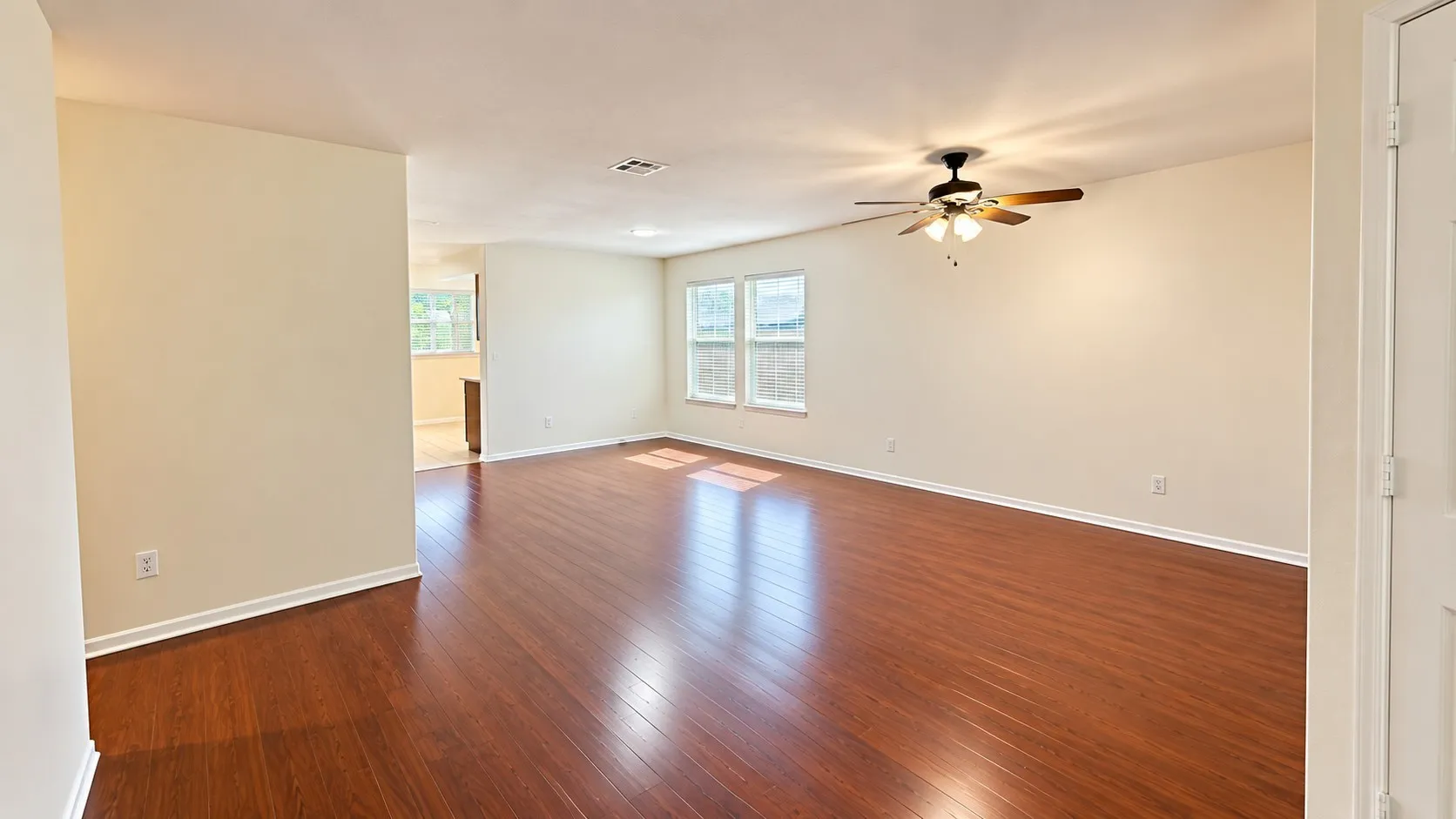 Single Family Residence For Rent in Tarrant County , 12709 Mourning Dove Lane, Fort Worth, Texas 76244, 4 Bedroom, 2 Bathroom, 2 Garage spaces, 2,093 Sqft, built in 2008, mls#21394960, Real Estate Agent in Fort Worth, Homes For Rent in Tarrant county, Homes For Rent in Fort Worth, Realtor in Fort Worth Texas, Real Estate Brokerage Independent Realty Texas, Luminita Cordes Realtor