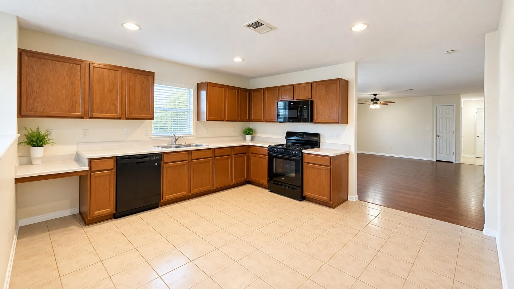 Single Family Residence For Rent in Tarrant County , 12709 Mourning Dove Lane, Fort Worth, Texas 76244, 4 Bedroom, 2 Bathroom, 2 Garage spaces, 2,093 Sqft, built in 2008, mls#21394960, Real Estate Agent in Fort Worth, Homes For Rent in Tarrant county, Homes For Rent in Fort Worth, Realtor in Fort Worth Texas, Real Estate Brokerage Independent Realty Texas, Luminita Cordes Realtor