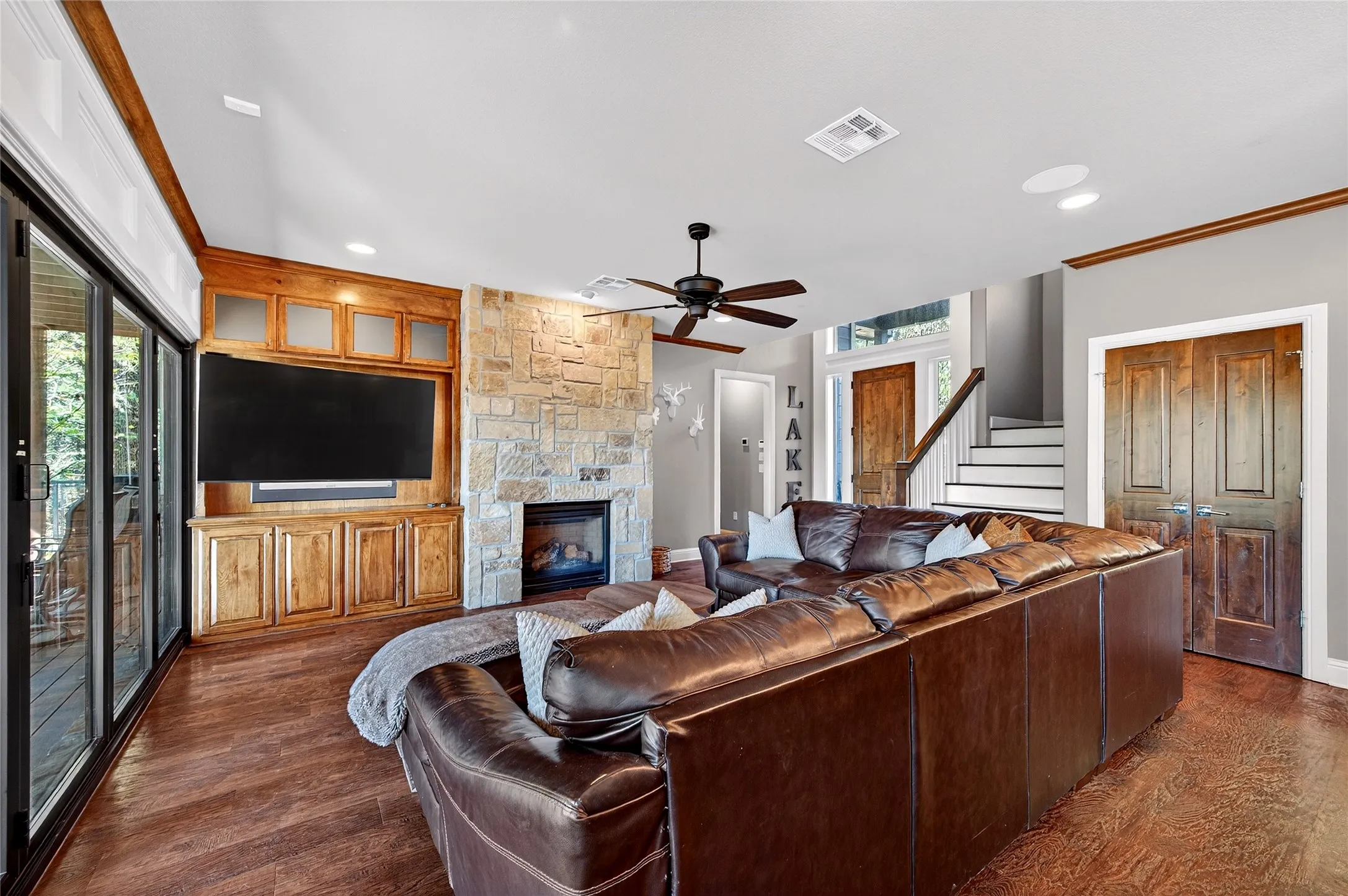Single Family Residence For Sale in Grayson County , 315 Homesite Road, Pottsboro, Texas 75076, 4 Bedroom, 4 Bathroom, 4 Garage spaces, 2,585 Sqft, built in 2014, mls#21395903, Real Estate Agent in Pottsboro, Homes For Sale in Grayson county, Homes For Sale in Pottsboro, Realtor in Pottsboro Texas, Real Estate Brokerage Independent Realty Texas, Luminita Cordes Realtor