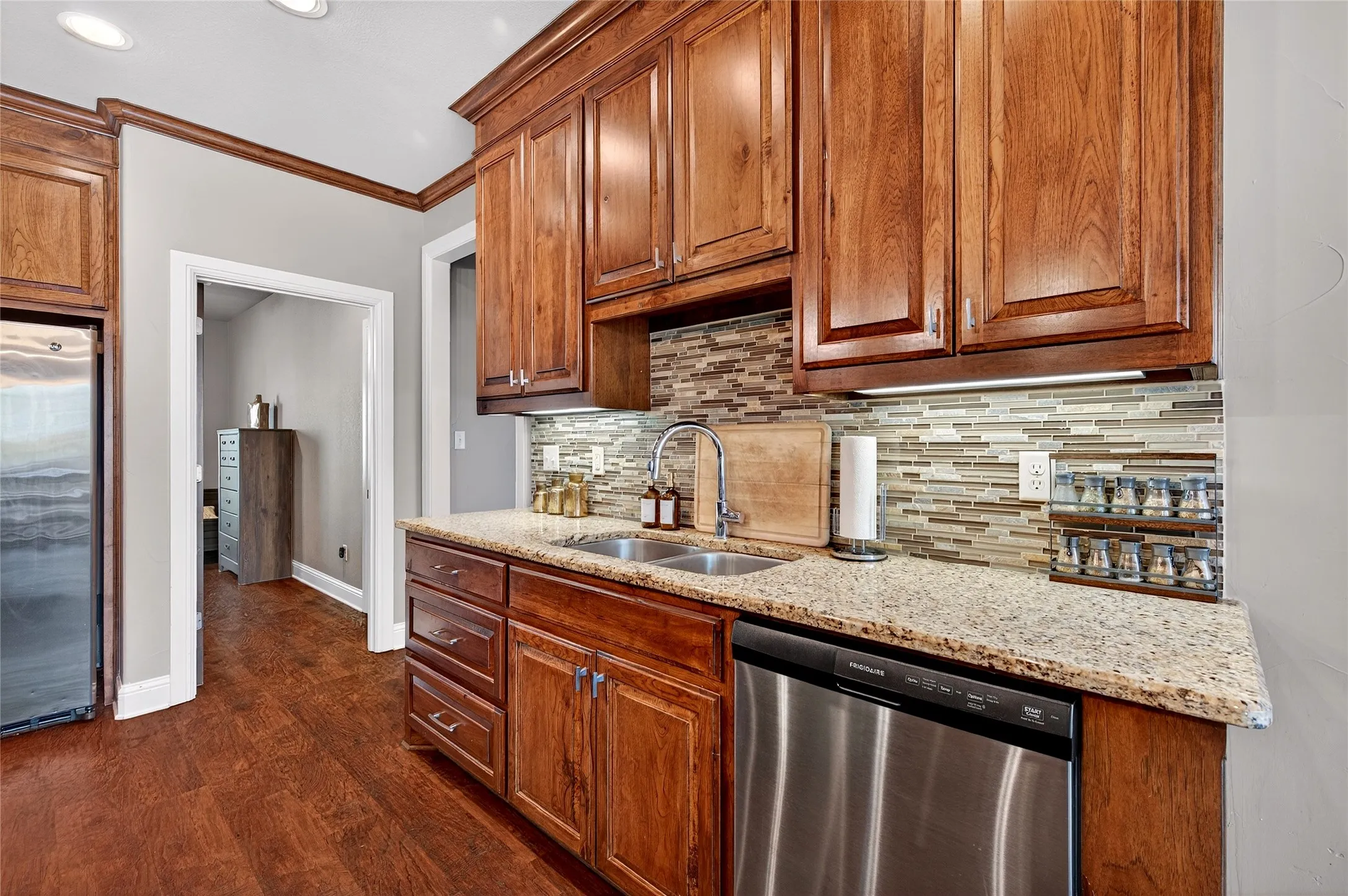 Single Family Residence For Sale in Grayson County , 315 Homesite Road, Pottsboro, Texas 75076, 4 Bedroom, 4 Bathroom, 4 Garage spaces, 2,585 Sqft, built in 2014, mls#21395903, Real Estate Agent in Pottsboro, Homes For Sale in Grayson county, Homes For Sale in Pottsboro, Realtor in Pottsboro Texas, Real Estate Brokerage Independent Realty Texas, Luminita Cordes Realtor