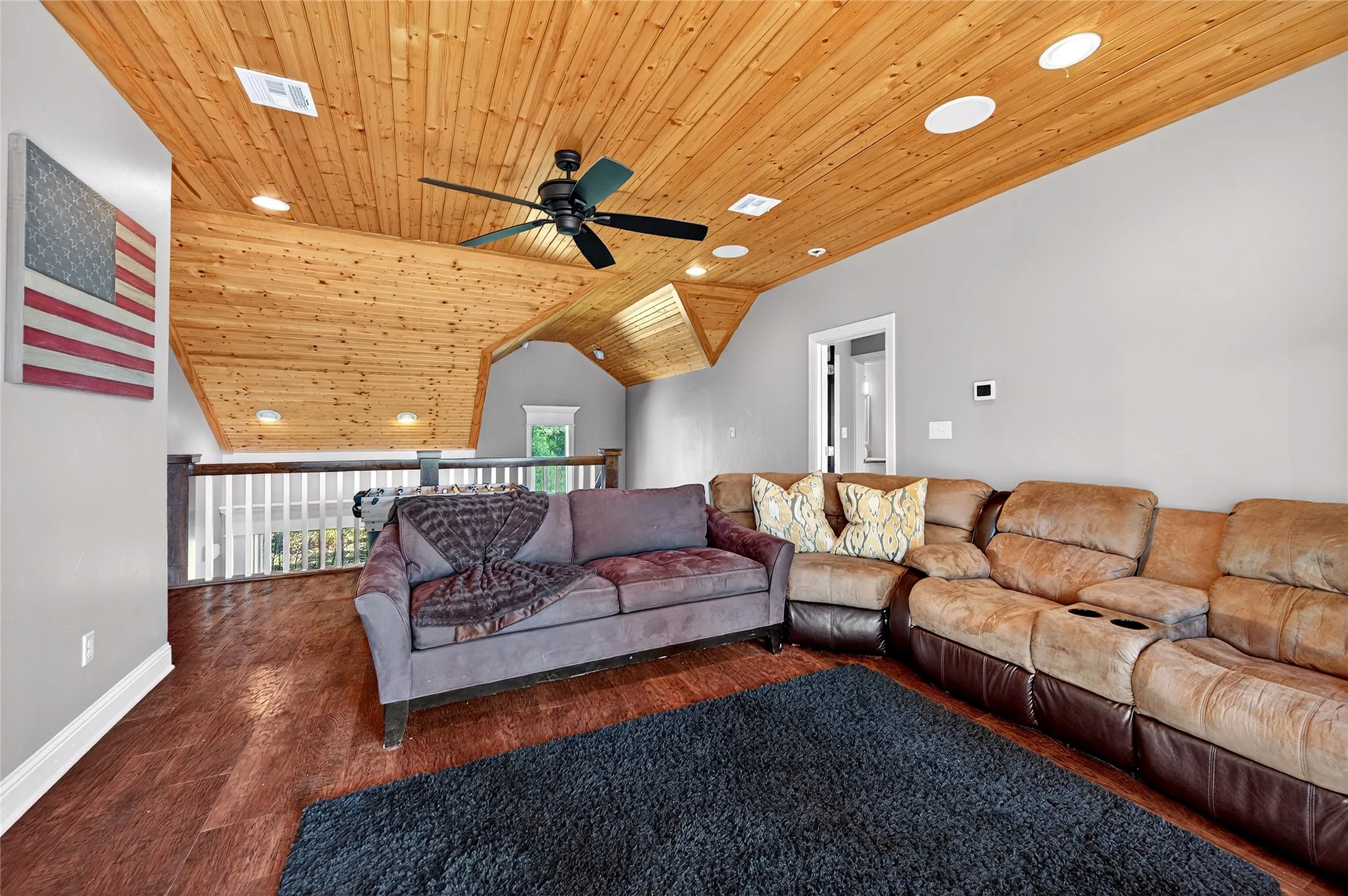 Single Family Residence For Sale in Grayson County , 315 Homesite Road, Pottsboro, Texas 75076, 4 Bedroom, 4 Bathroom, 4 Garage spaces, 2,585 Sqft, built in 2014, mls#21395903, Real Estate Agent in Pottsboro, Homes For Sale in Grayson county, Homes For Sale in Pottsboro, Realtor in Pottsboro Texas, Real Estate Brokerage Independent Realty Texas, Luminita Cordes Realtor