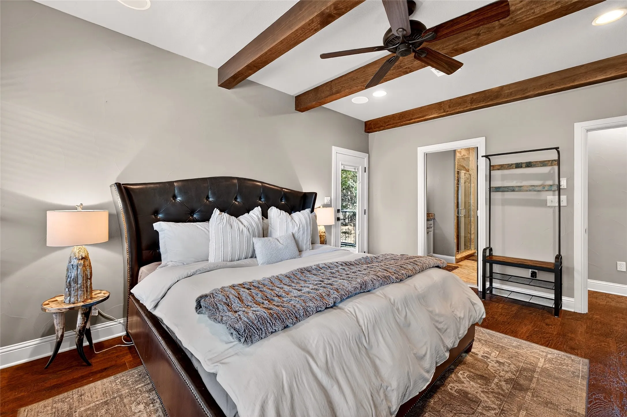 Single Family Residence For Sale in Grayson County , 315 Homesite Road, Pottsboro, Texas 75076, 4 Bedroom, 4 Bathroom, 4 Garage spaces, 2,585 Sqft, built in 2014, mls#21395903, Real Estate Agent in Pottsboro, Homes For Sale in Grayson county, Homes For Sale in Pottsboro, Realtor in Pottsboro Texas, Real Estate Brokerage Independent Realty Texas, Luminita Cordes Realtor