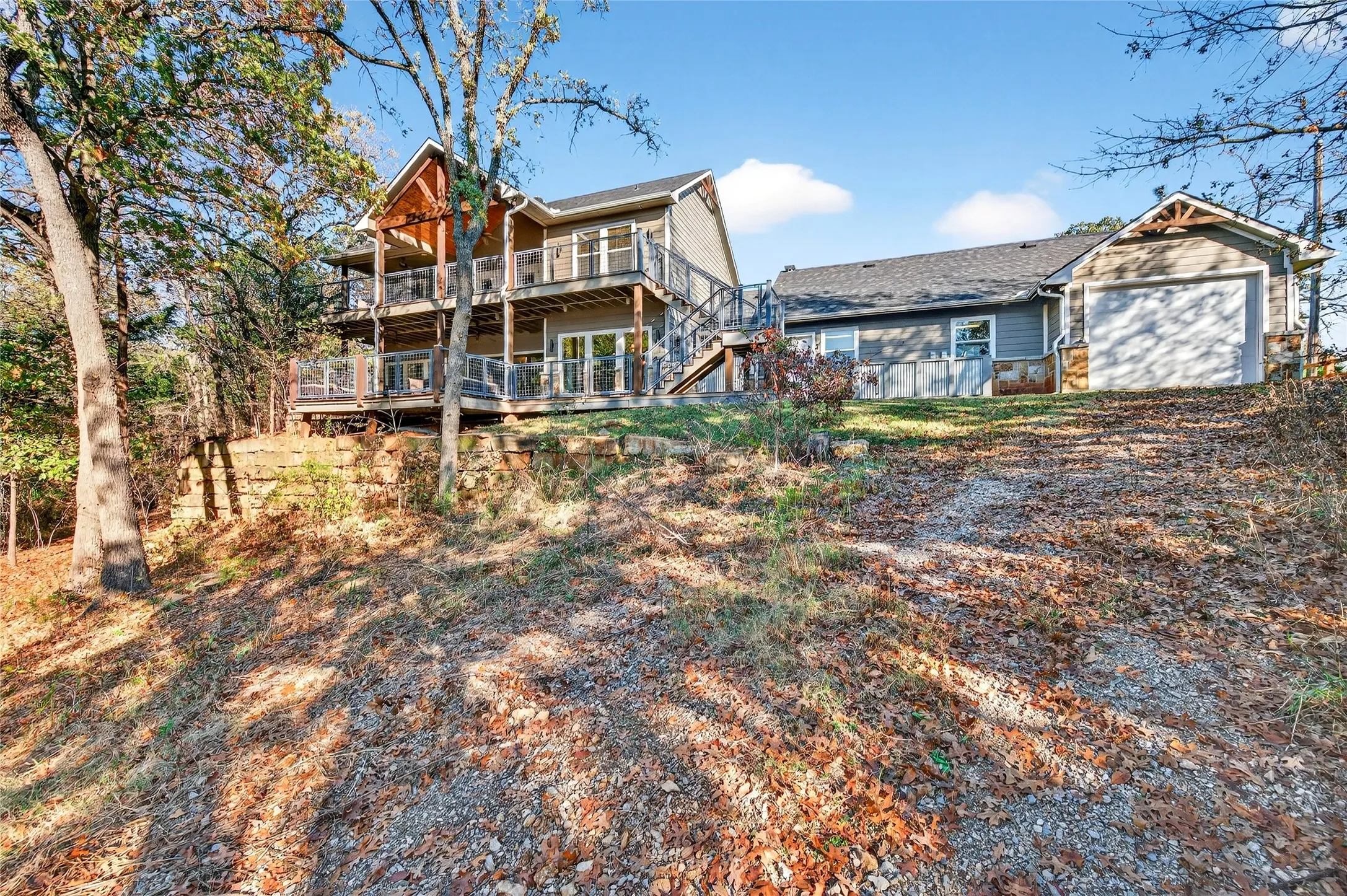 Single Family Residence For Sale in Grayson County , 315 Homesite Road, Pottsboro, Texas 75076, 4 Bedroom, 4 Bathroom, 4 Garage spaces, 2,585 Sqft, built in 2014, mls#21395903, Real Estate Agent in Pottsboro, Homes For Sale in Grayson county, Homes For Sale in Pottsboro, Realtor in Pottsboro Texas, Real Estate Brokerage Independent Realty Texas, Luminita Cordes Realtor
