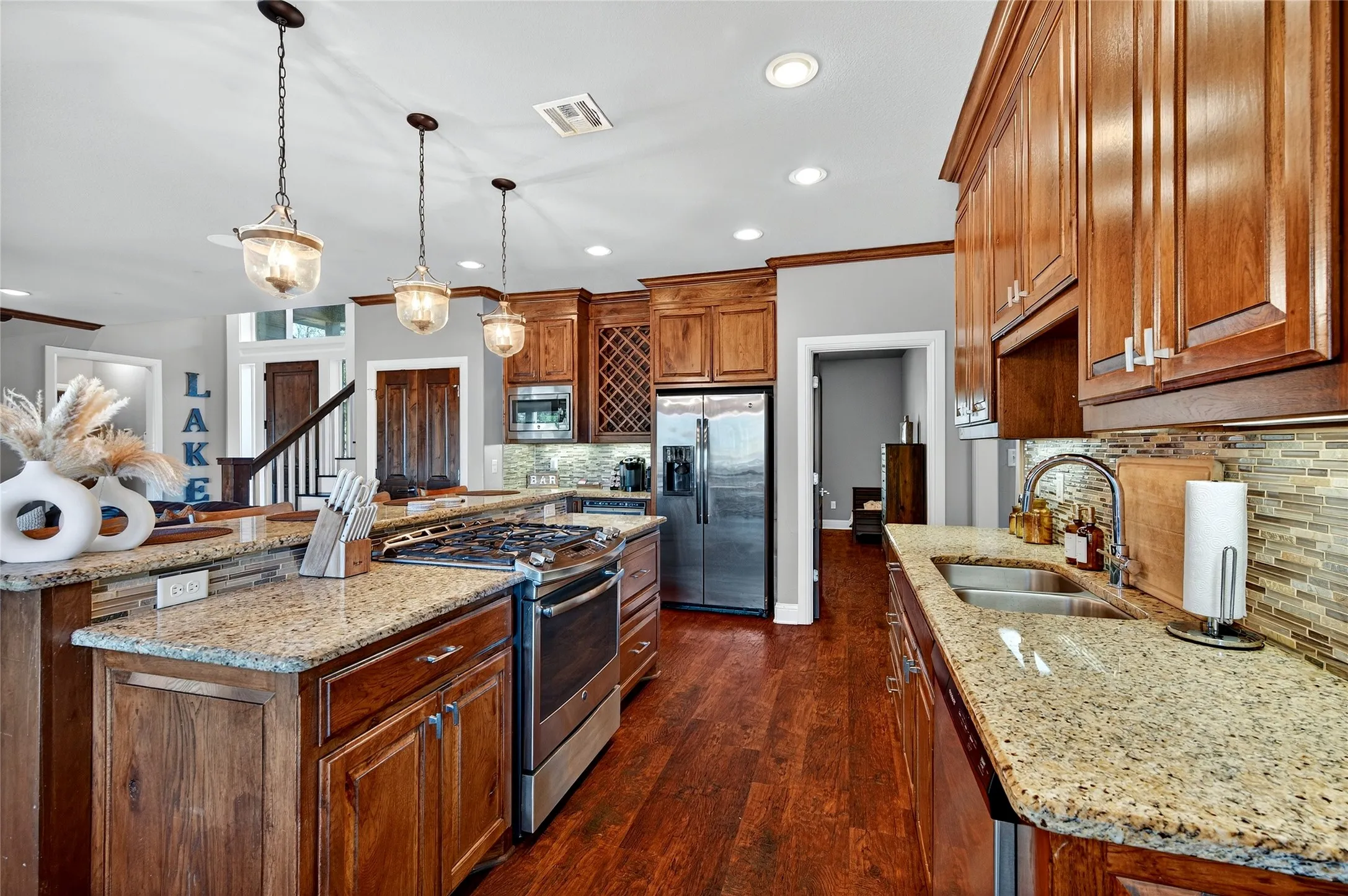 Single Family Residence For Sale in Grayson County , 315 Homesite Road, Pottsboro, Texas 75076, 4 Bedroom, 4 Bathroom, 4 Garage spaces, 2,585 Sqft, built in 2014, mls#21395903, Real Estate Agent in Pottsboro, Homes For Sale in Grayson county, Homes For Sale in Pottsboro, Realtor in Pottsboro Texas, Real Estate Brokerage Independent Realty Texas, Luminita Cordes Realtor