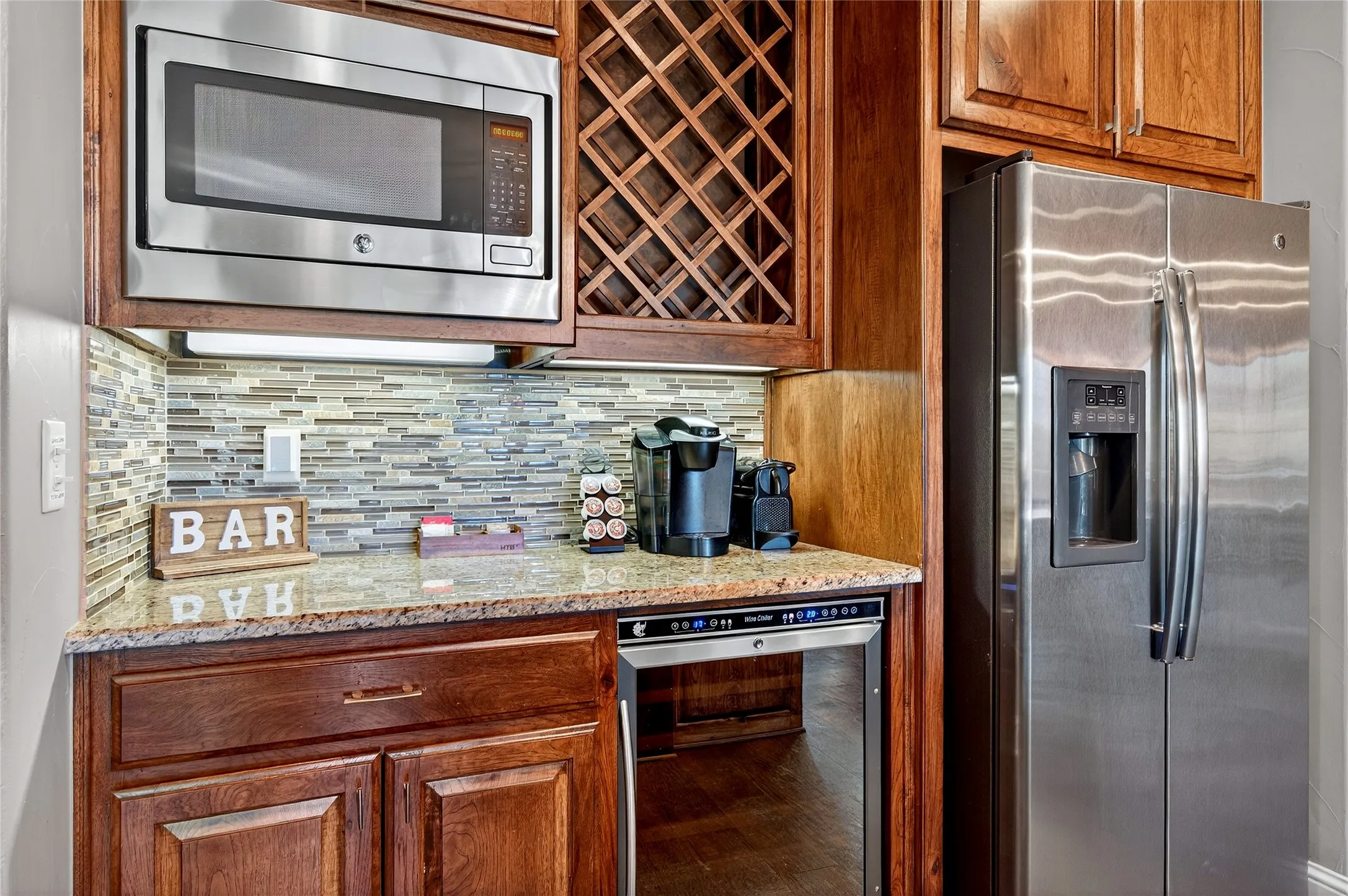Single Family Residence For Sale in Grayson County , 315 Homesite Road, Pottsboro, Texas 75076, 4 Bedroom, 4 Bathroom, 4 Garage spaces, 2,585 Sqft, built in 2014, mls#21395903, Real Estate Agent in Pottsboro, Homes For Sale in Grayson county, Homes For Sale in Pottsboro, Realtor in Pottsboro Texas, Real Estate Brokerage Independent Realty Texas, Luminita Cordes Realtor
