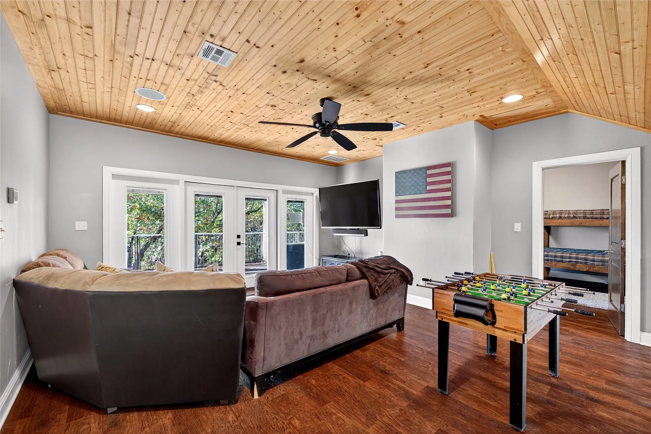 Single Family Residence For Sale in Grayson County , 315 Homesite Road, Pottsboro, Texas 75076, 4 Bedroom, 4 Bathroom, 4 Garage spaces, 2,585 Sqft, built in 2014, mls#21395903, Real Estate Agent in Pottsboro, Homes For Sale in Grayson county, Homes For Sale in Pottsboro, Realtor in Pottsboro Texas, Real Estate Brokerage Independent Realty Texas, Luminita Cordes Realtor