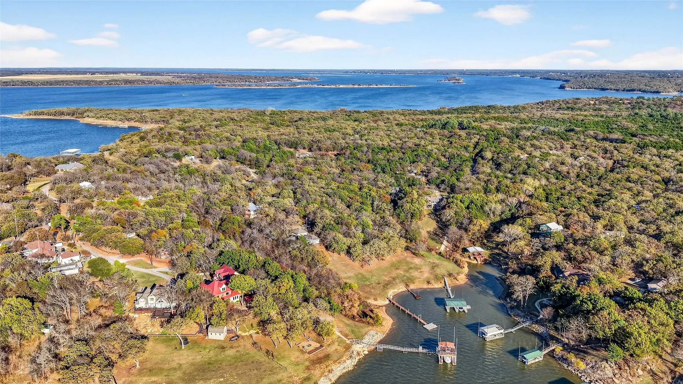 Single Family Residence For Sale in Grayson County , 315 Homesite Road, Pottsboro, Texas 75076, 4 Bedroom, 4 Bathroom, 4 Garage spaces, 2,585 Sqft, built in 2014, mls#21395903, Real Estate Agent in Pottsboro, Homes For Sale in Grayson county, Homes For Sale in Pottsboro, Realtor in Pottsboro Texas, Real Estate Brokerage Independent Realty Texas, Luminita Cordes Realtor