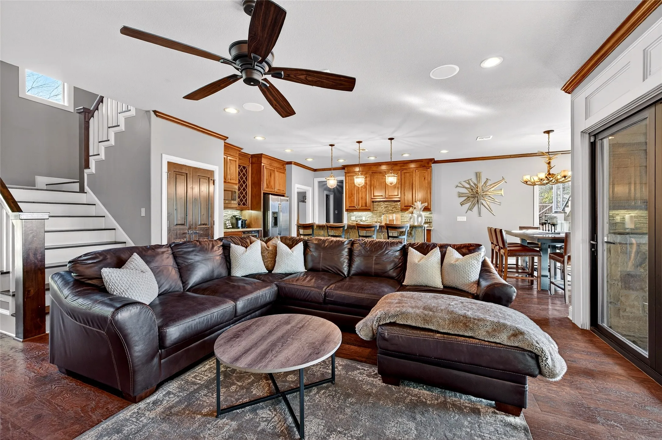 Single Family Residence For Sale in Grayson County , 315 Homesite Road, Pottsboro, Texas 75076, 4 Bedroom, 4 Bathroom, 4 Garage spaces, 2,585 Sqft, built in 2014, mls#21395903, Real Estate Agent in Pottsboro, Homes For Sale in Grayson county, Homes For Sale in Pottsboro, Realtor in Pottsboro Texas, Real Estate Brokerage Independent Realty Texas, Luminita Cordes Realtor